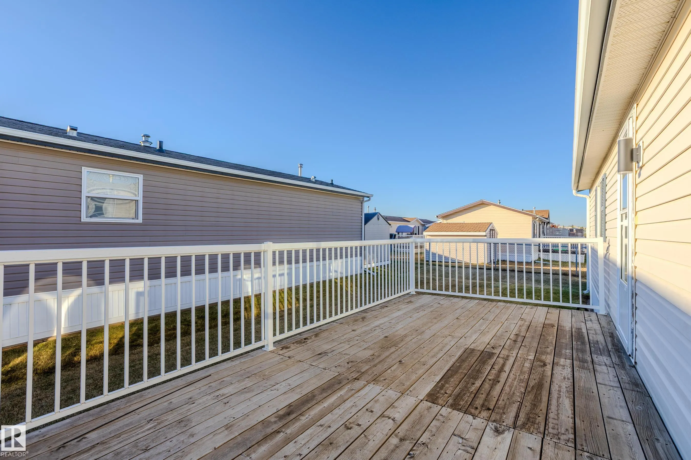 514 Maple Wood Crescent
