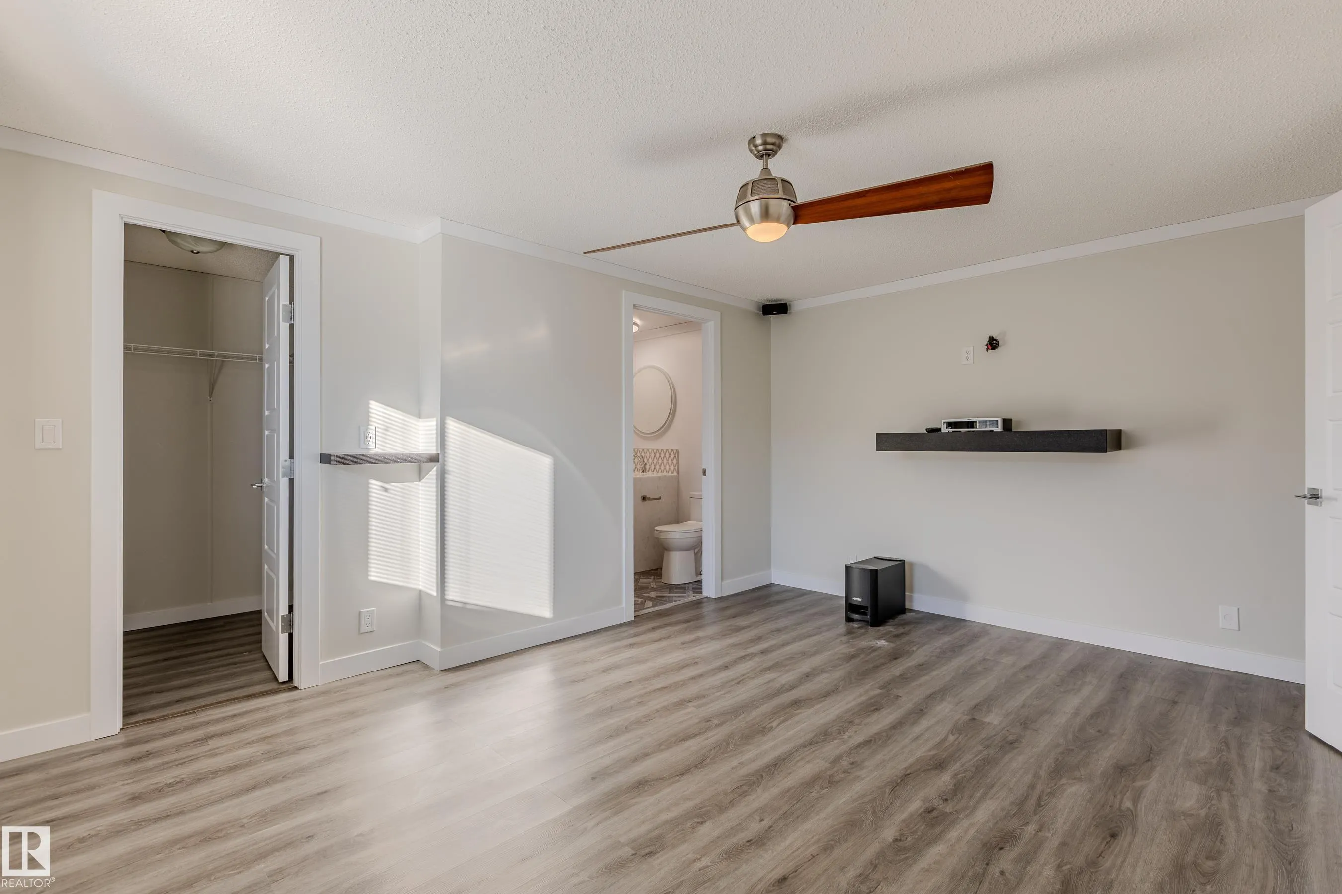 514 Maple Wood Crescent