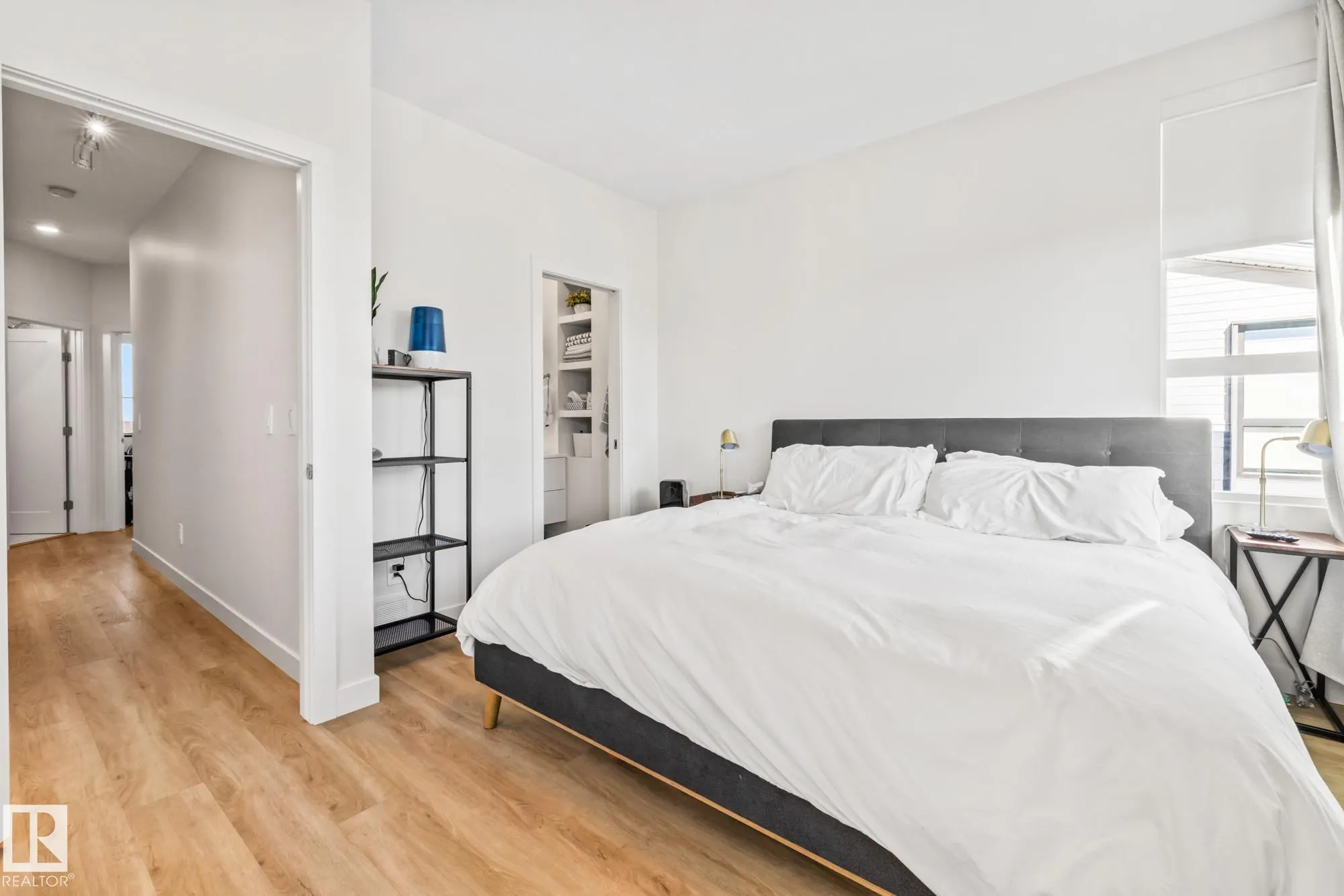 100 JENSEN LAKES Boulevard