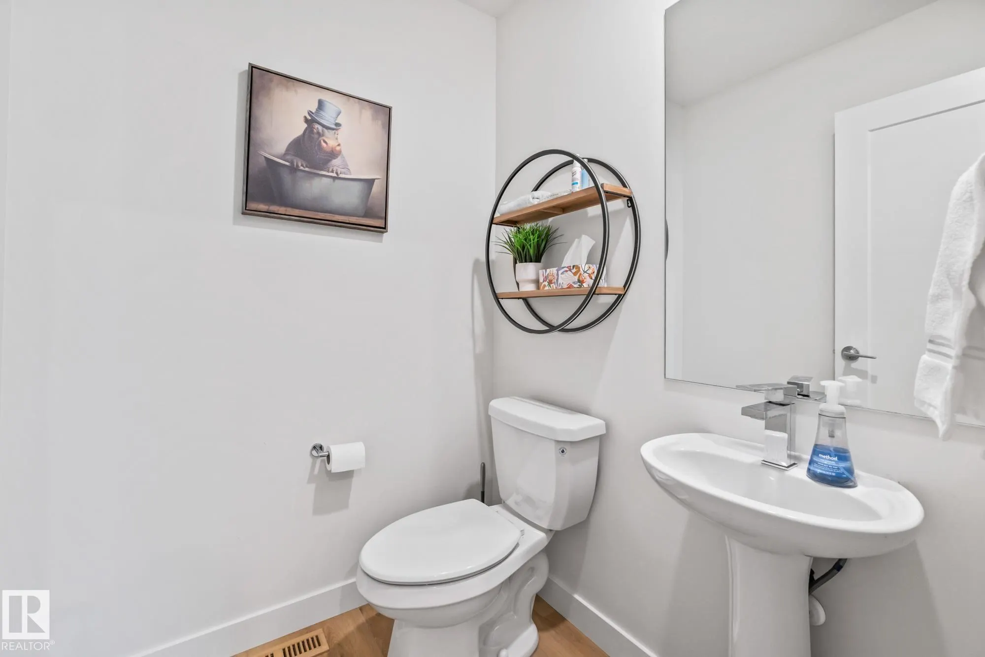 100 JENSEN LAKES Boulevard