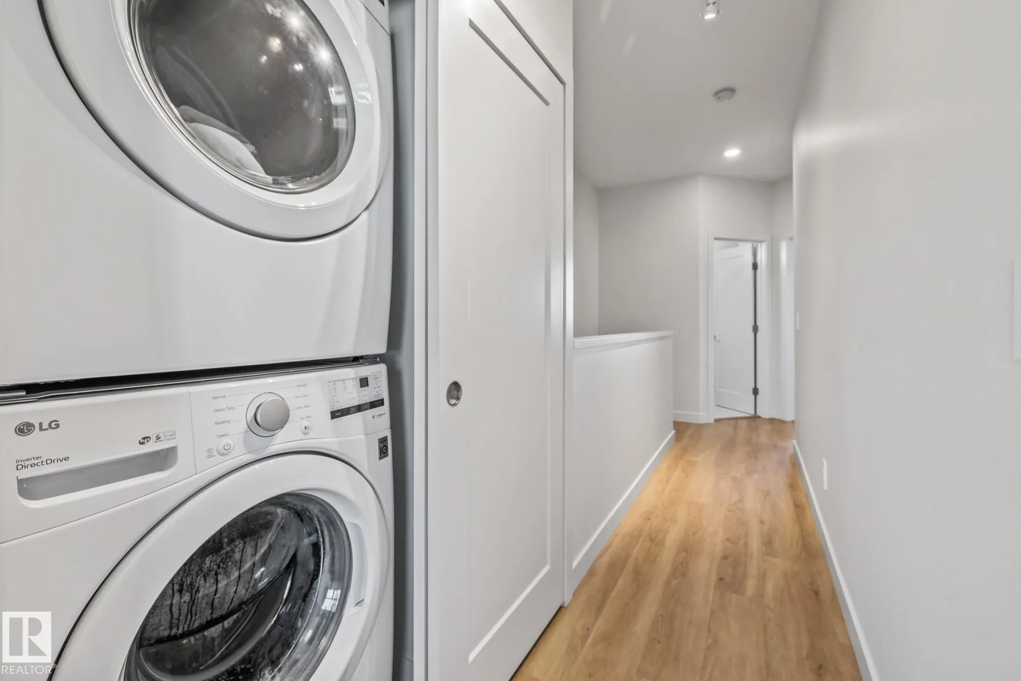 100 JENSEN LAKES Boulevard