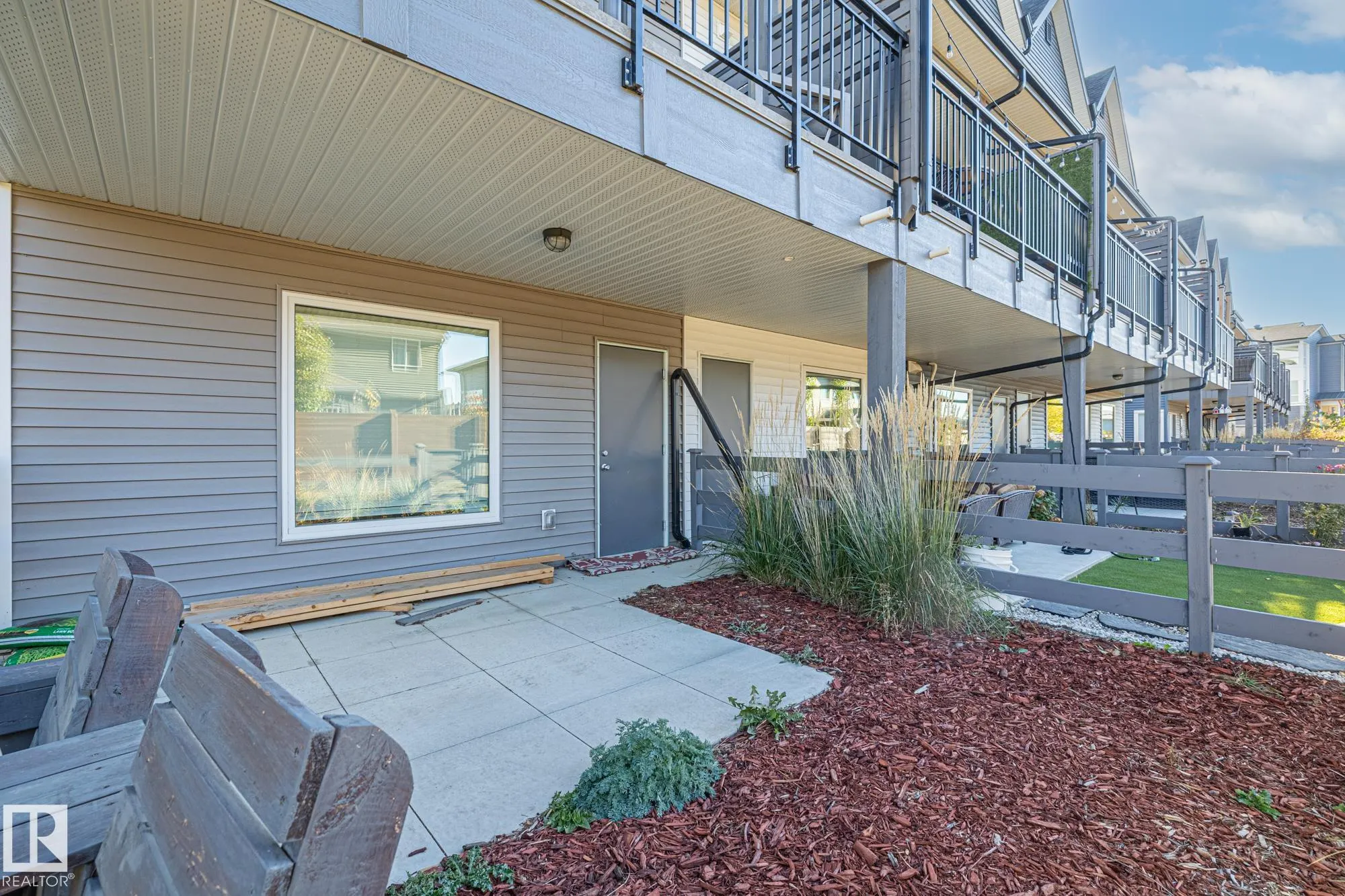 100 JENSEN LAKES Boulevard