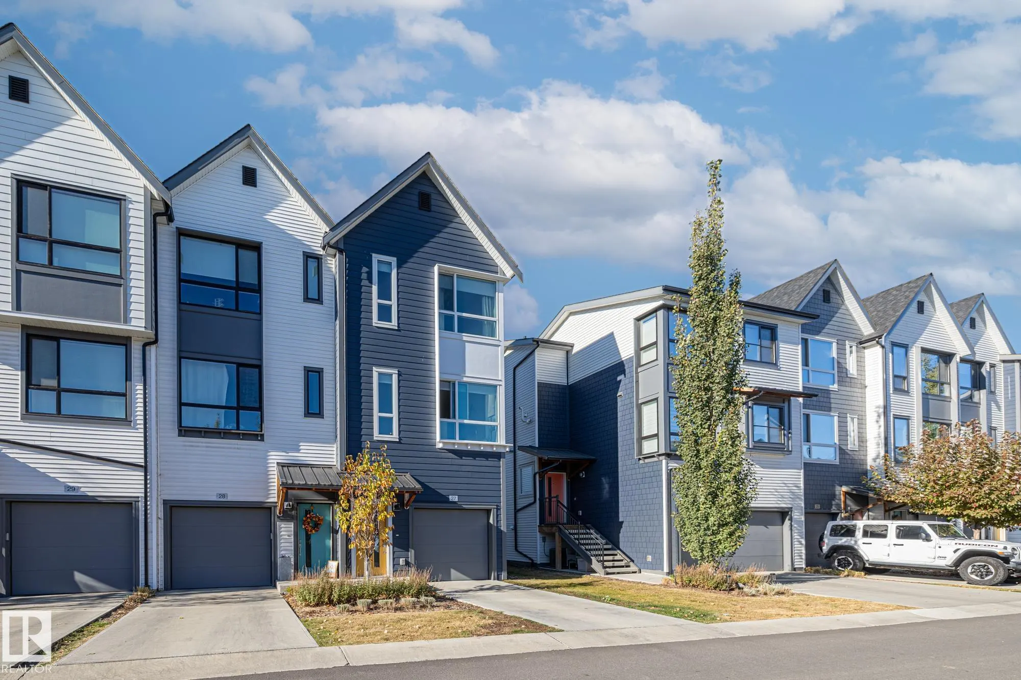 100 JENSEN LAKES Boulevard