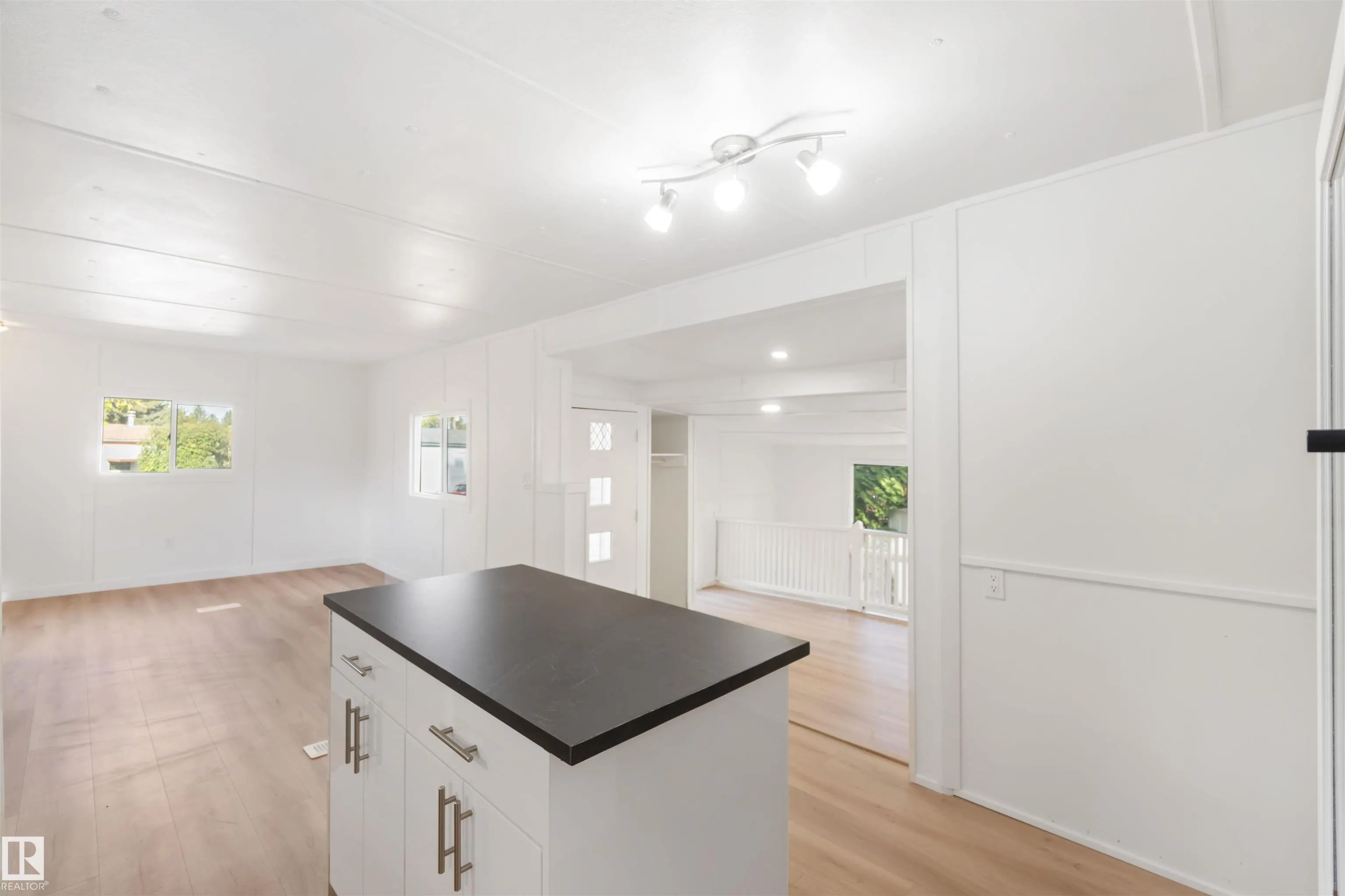 #118 305 Calahoo Road