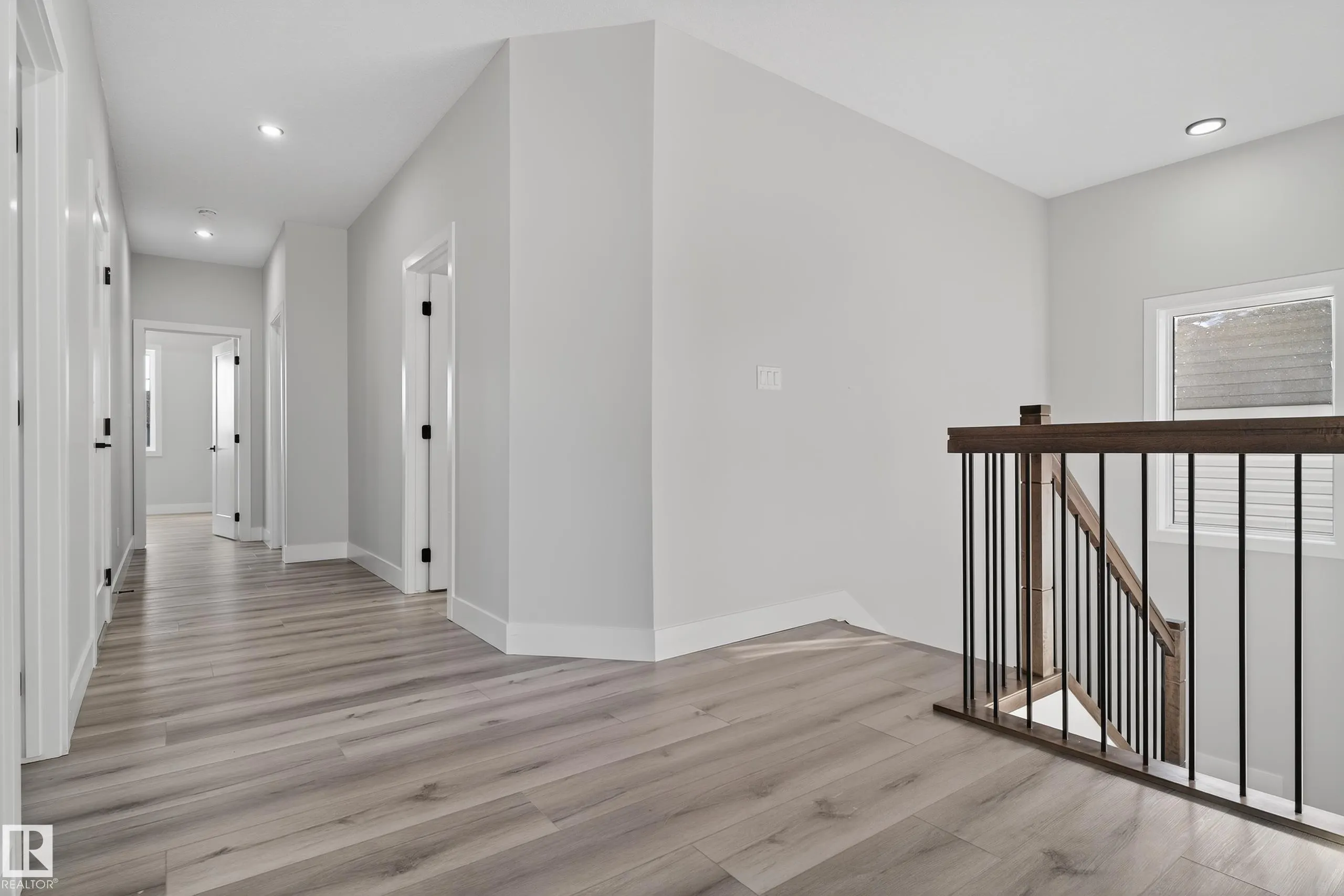 474 ROBERTS Crescent