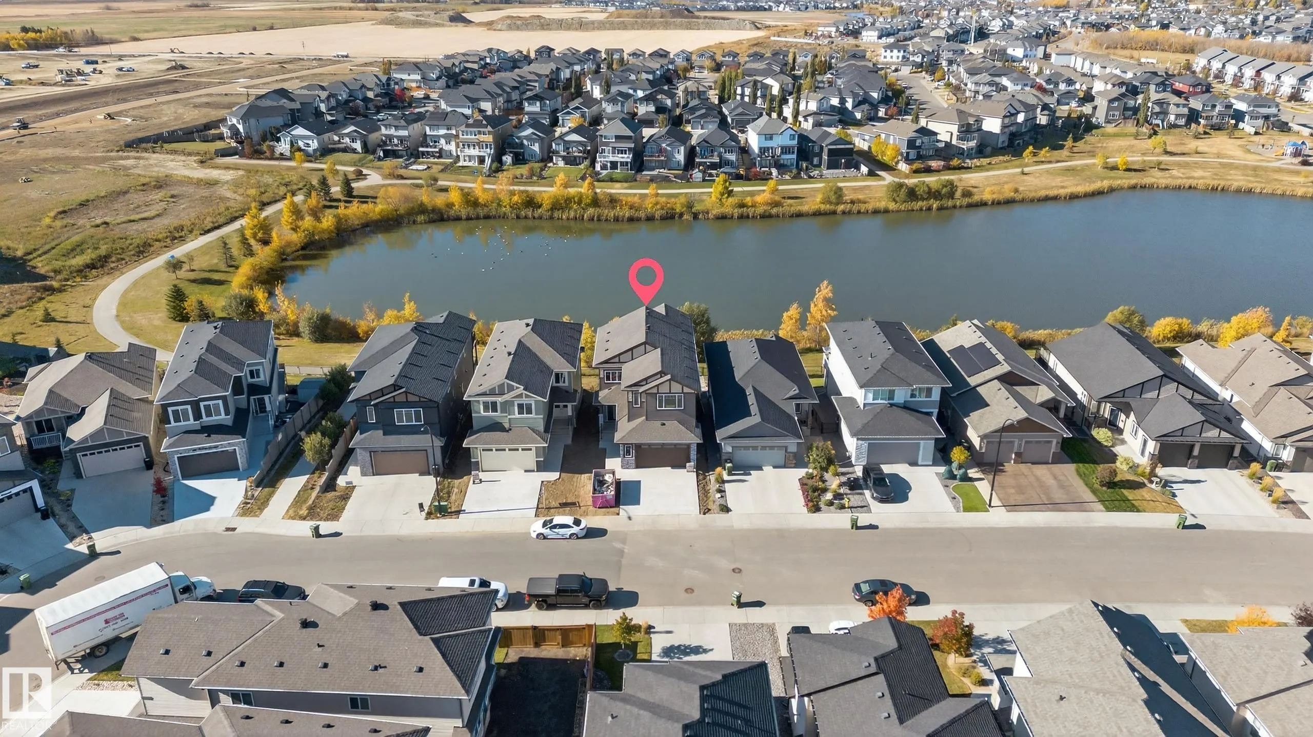 474 ROBERTS Crescent