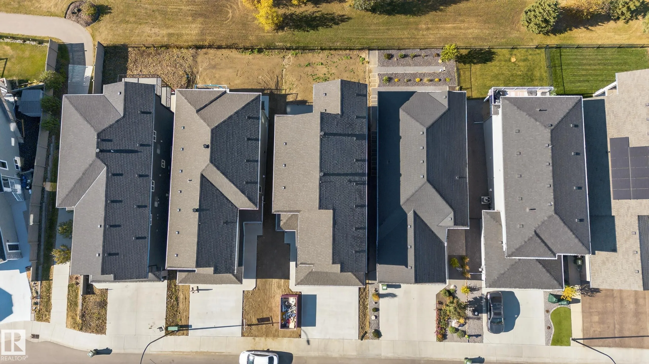 474 ROBERTS Crescent