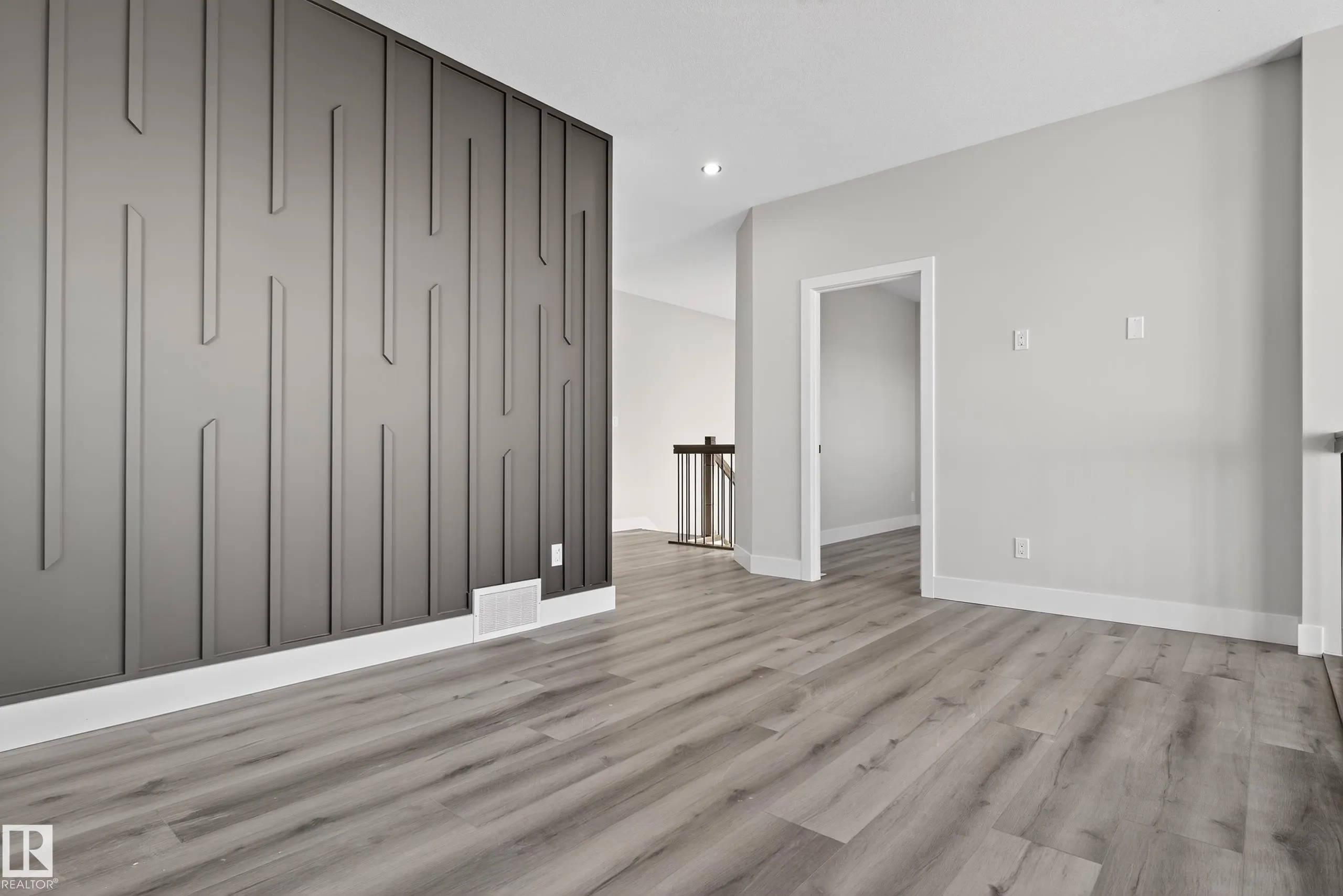 474 ROBERTS Crescent