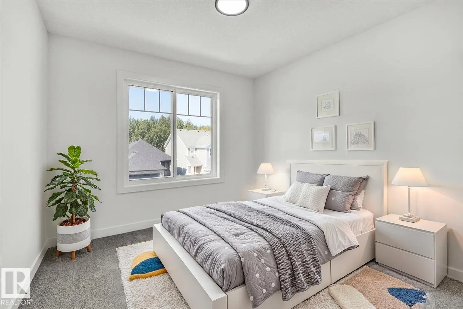 1154 GYRFALCON Crescent