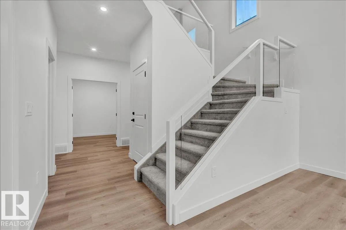 1119 GYRFALCON Crescent