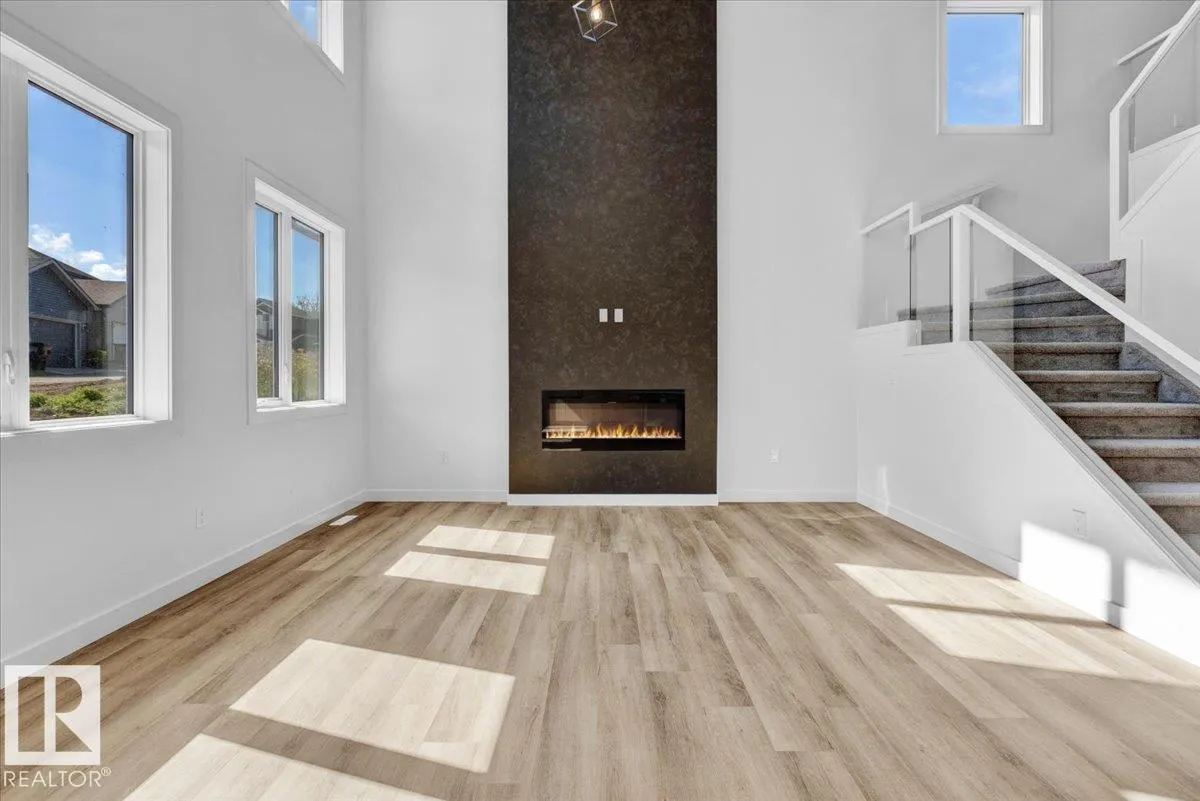 1119 GYRFALCON Crescent