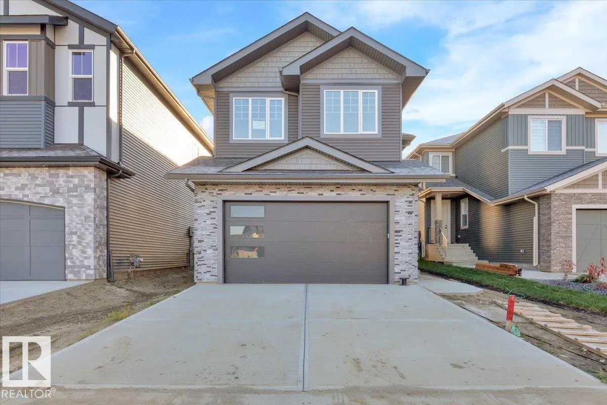 1115 GYRFALCON Crescent