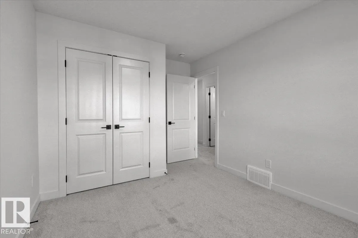 1115 GYRFALCON Crescent