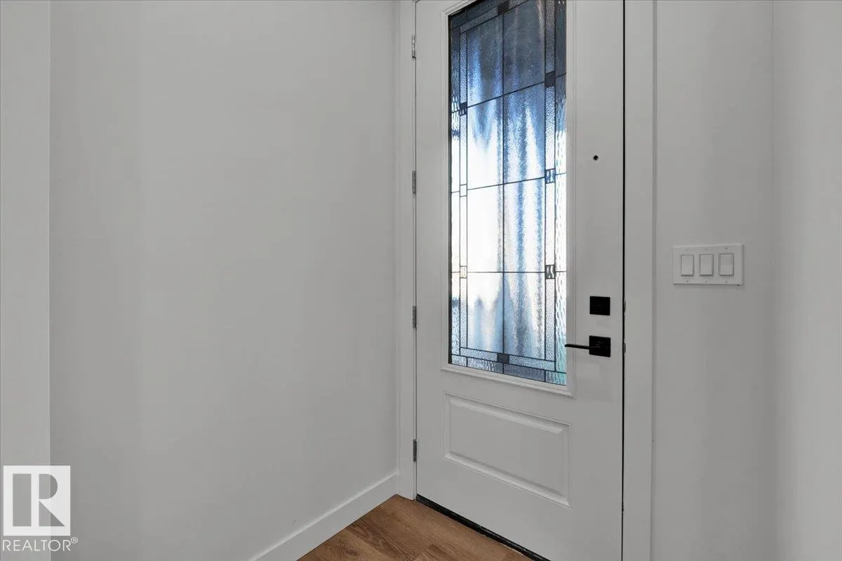 1115 GYRFALCON Crescent