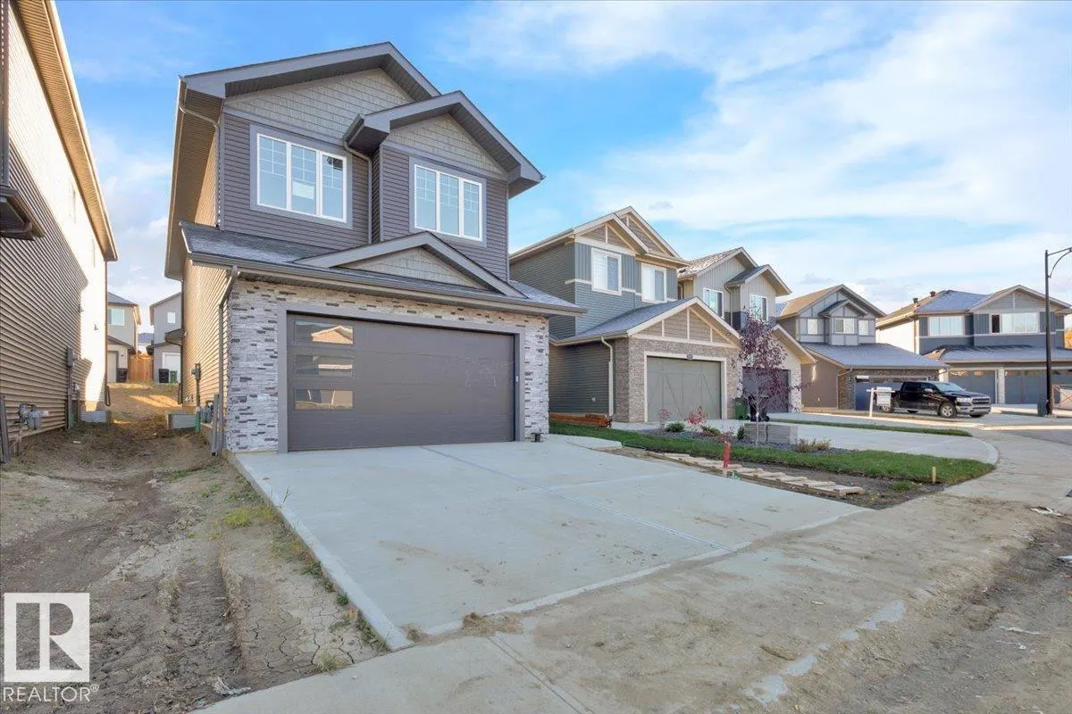 1115 GYRFALCON Crescent