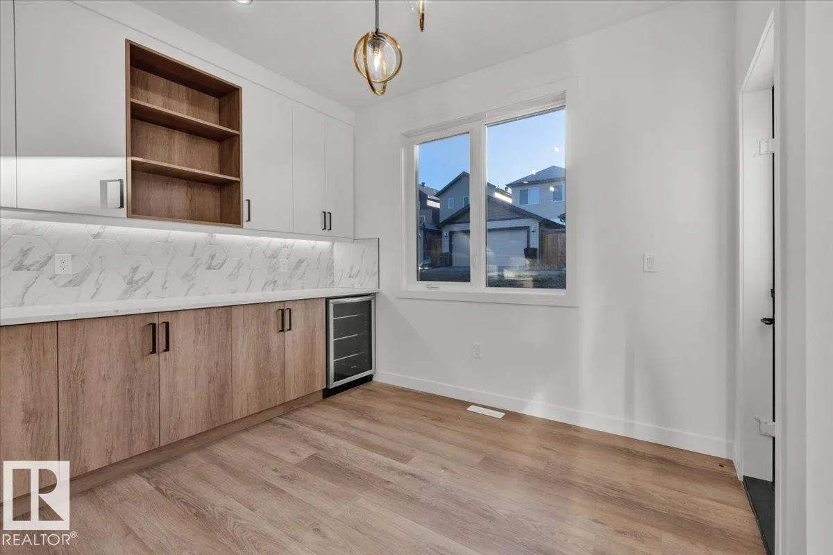 1115 GYRFALCON Crescent