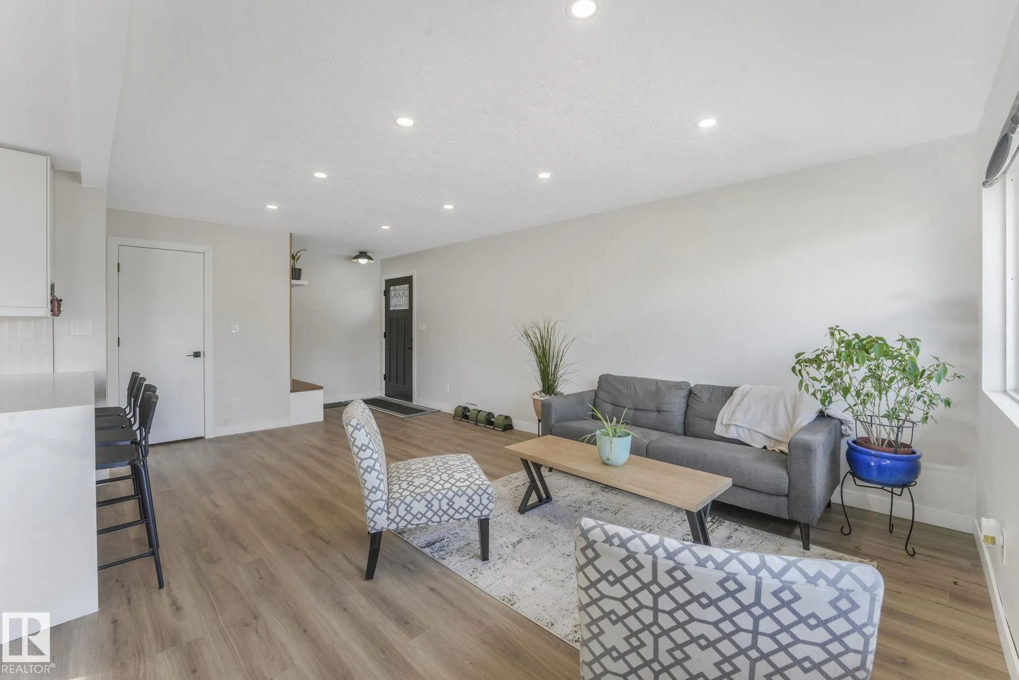 7404 82 Street