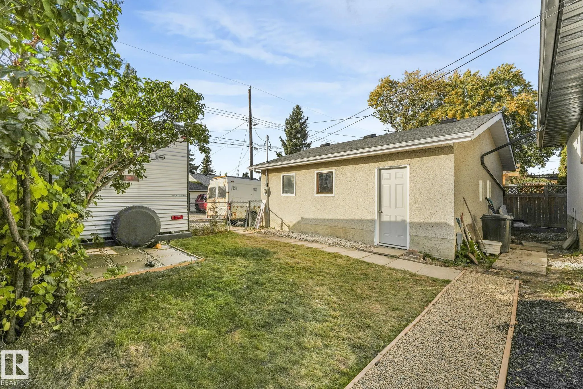 7404 82 Street