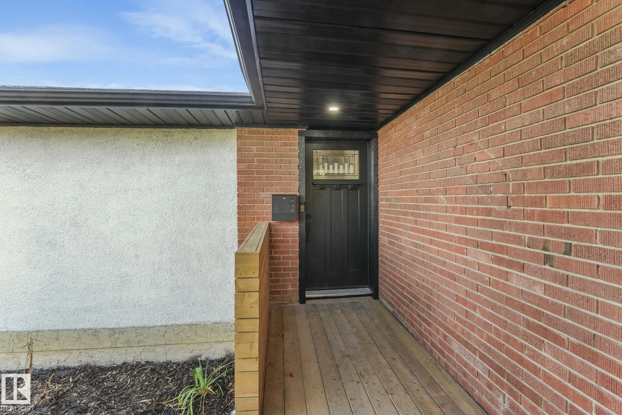 7404 82 Street