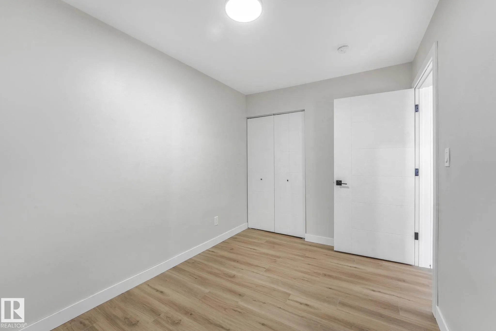 7404 82 Street