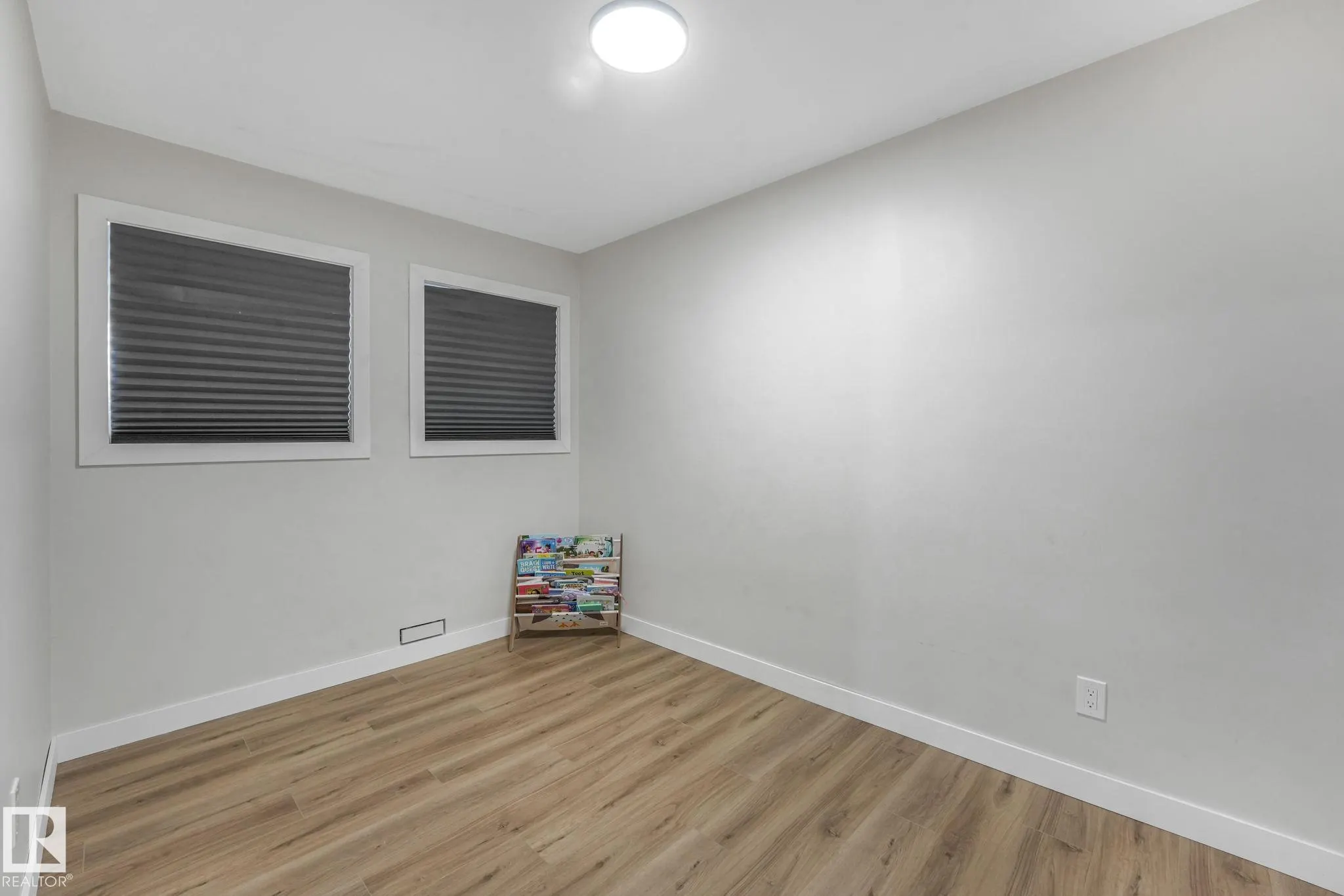 7404 82 Street