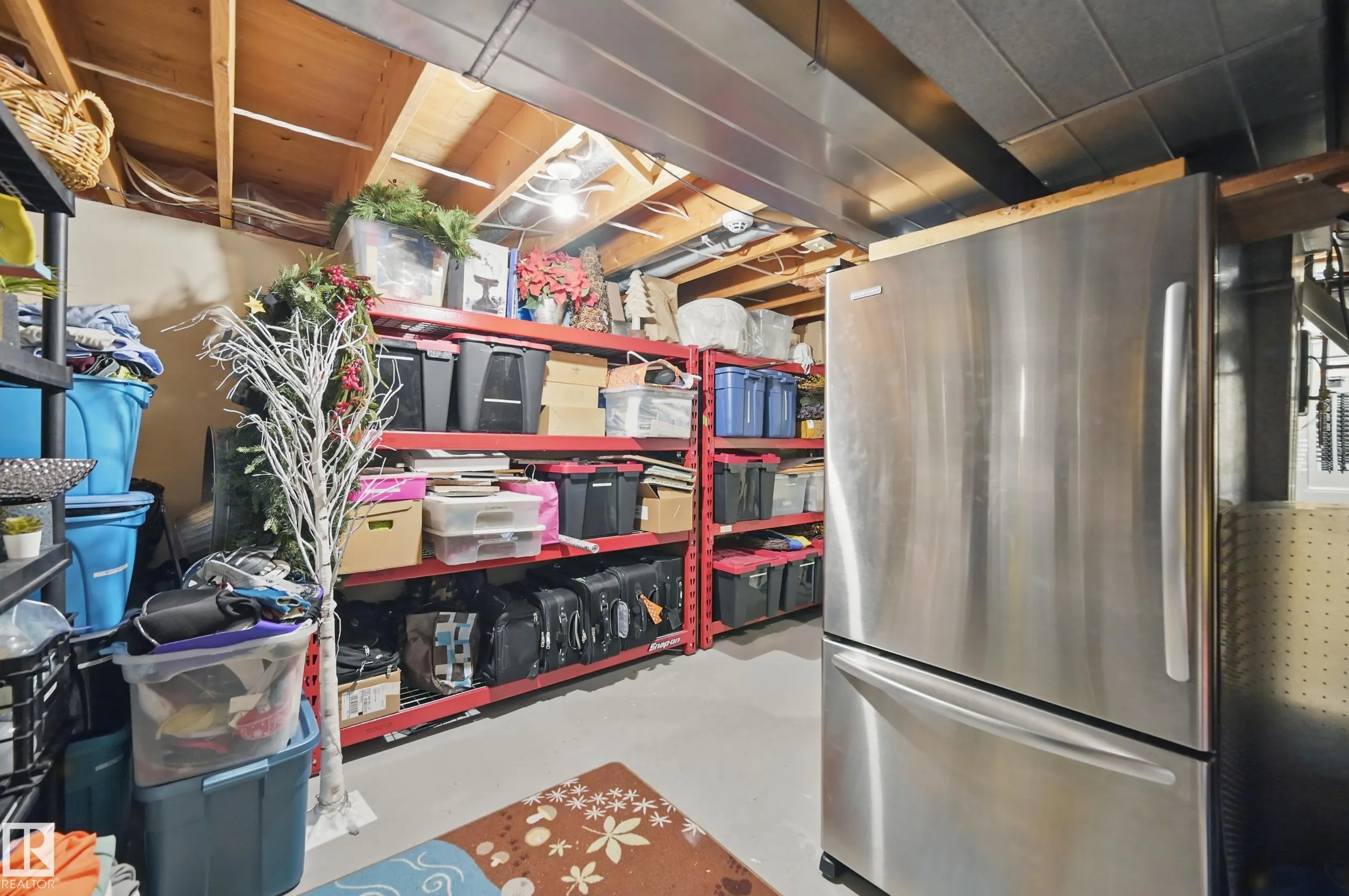 24 BLUE QUILL Crescent