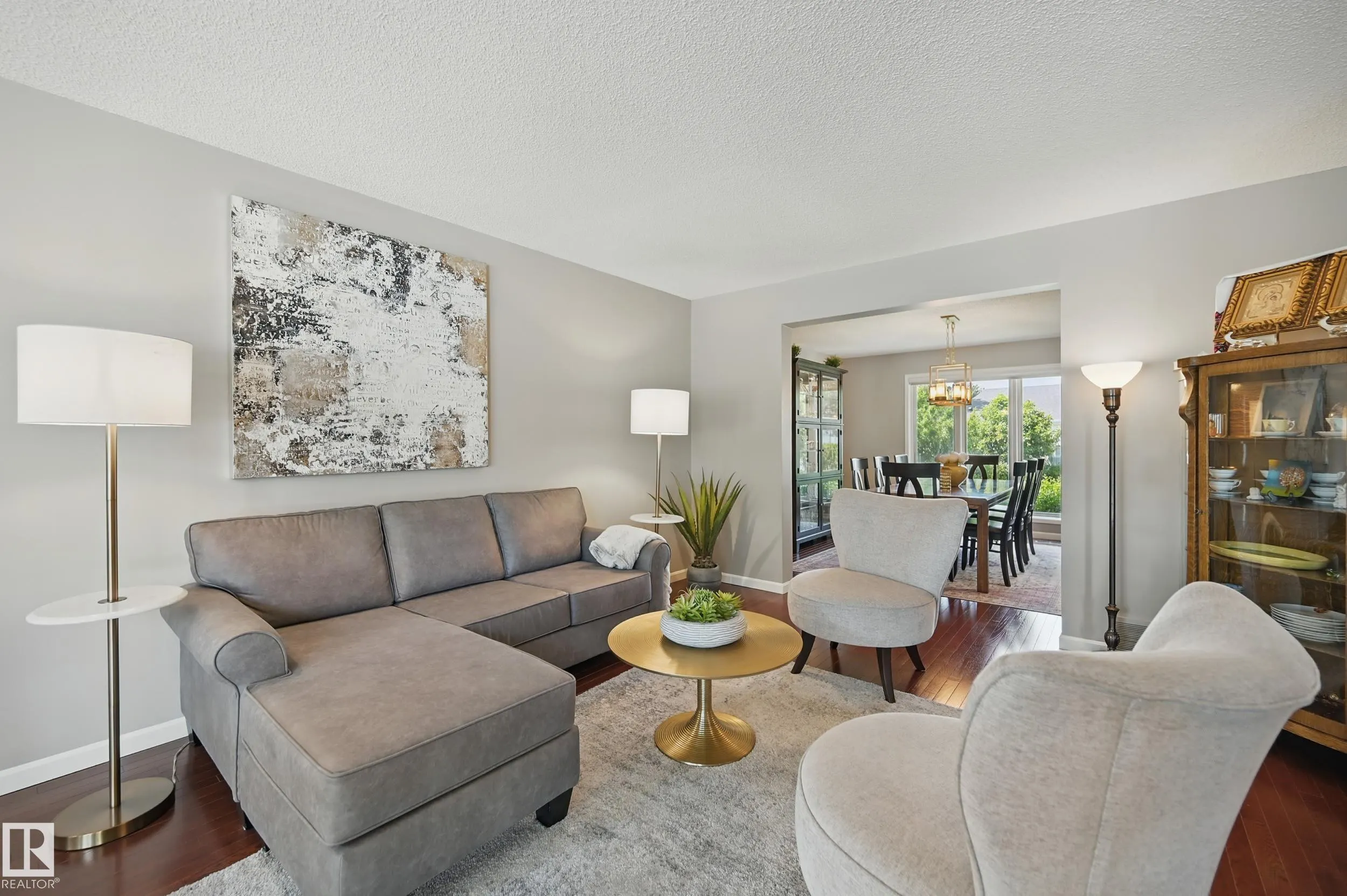 24 BLUE QUILL Crescent