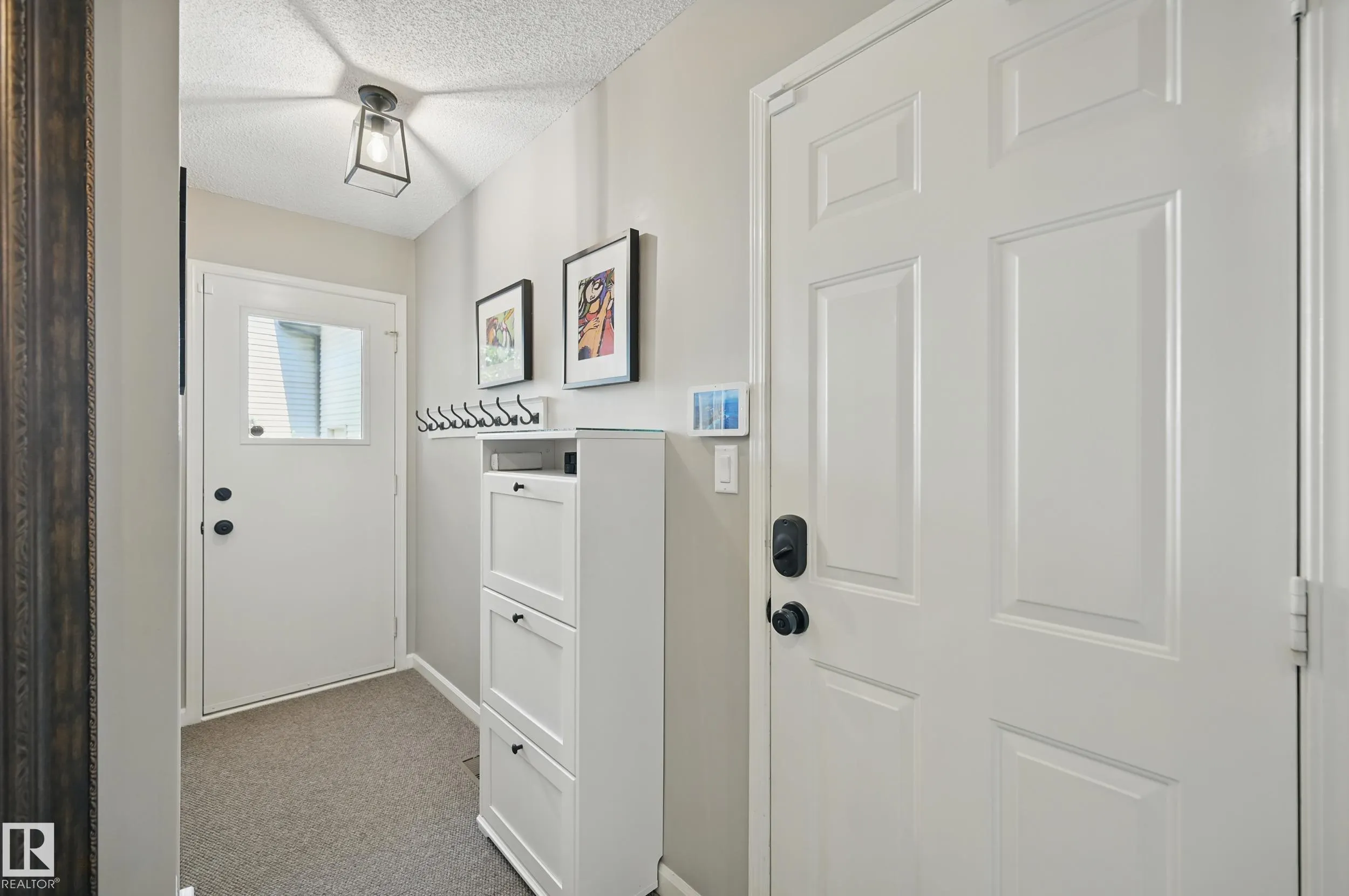 24 BLUE QUILL Crescent