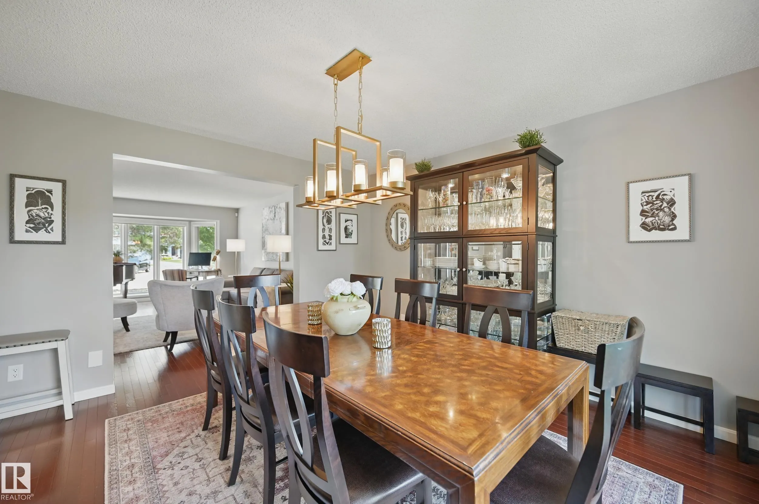 24 BLUE QUILL Crescent