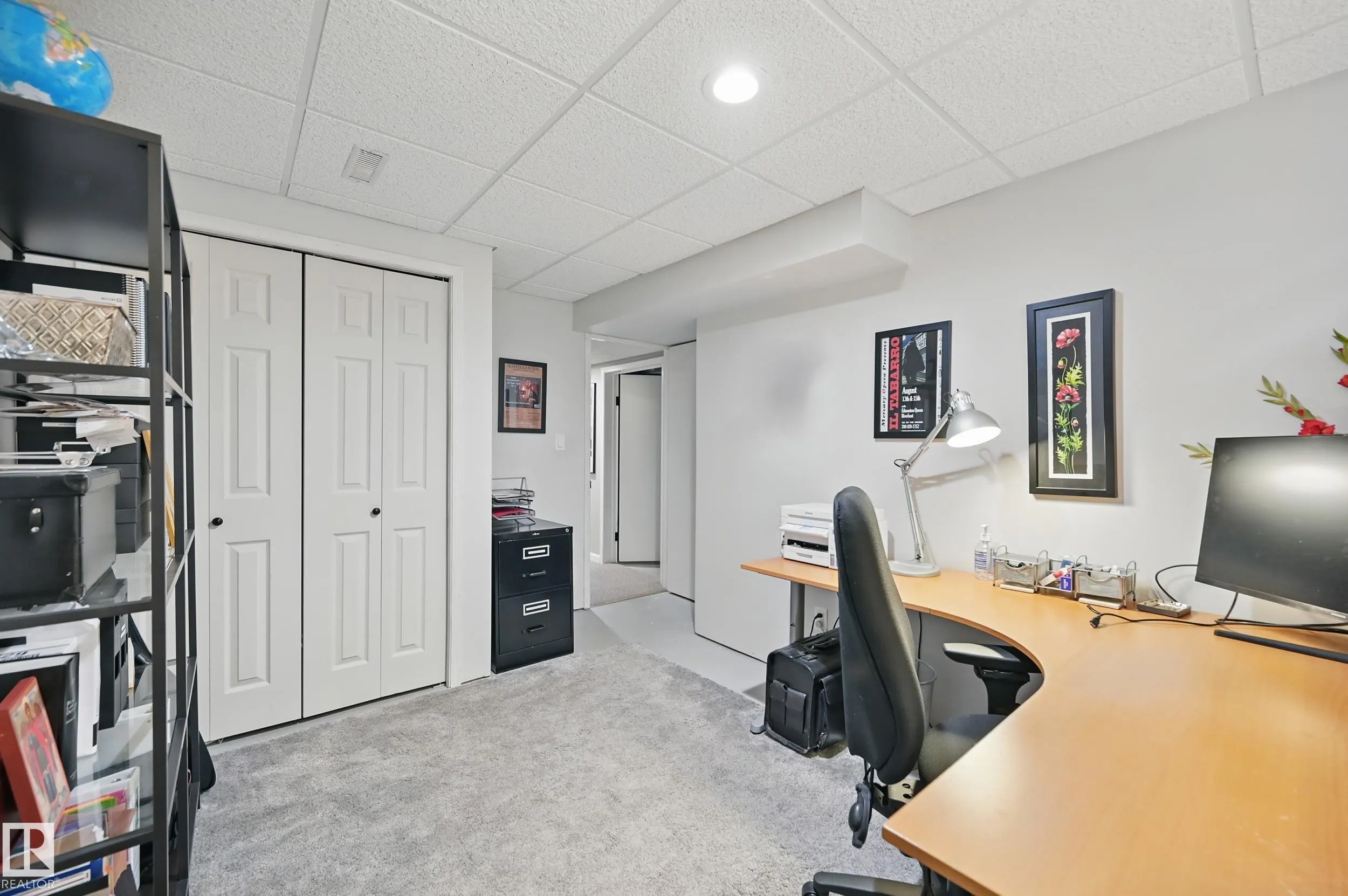 24 BLUE QUILL Crescent