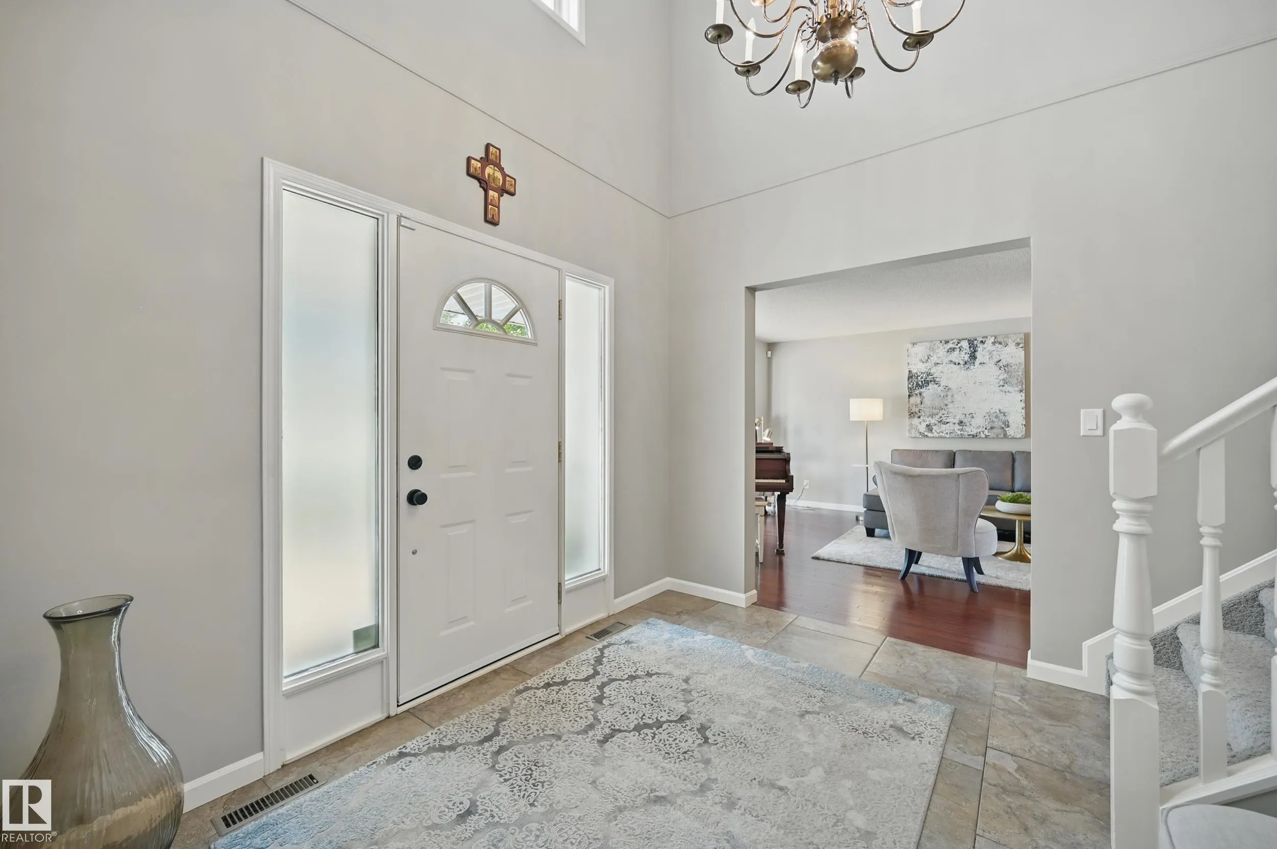 24 BLUE QUILL Crescent
