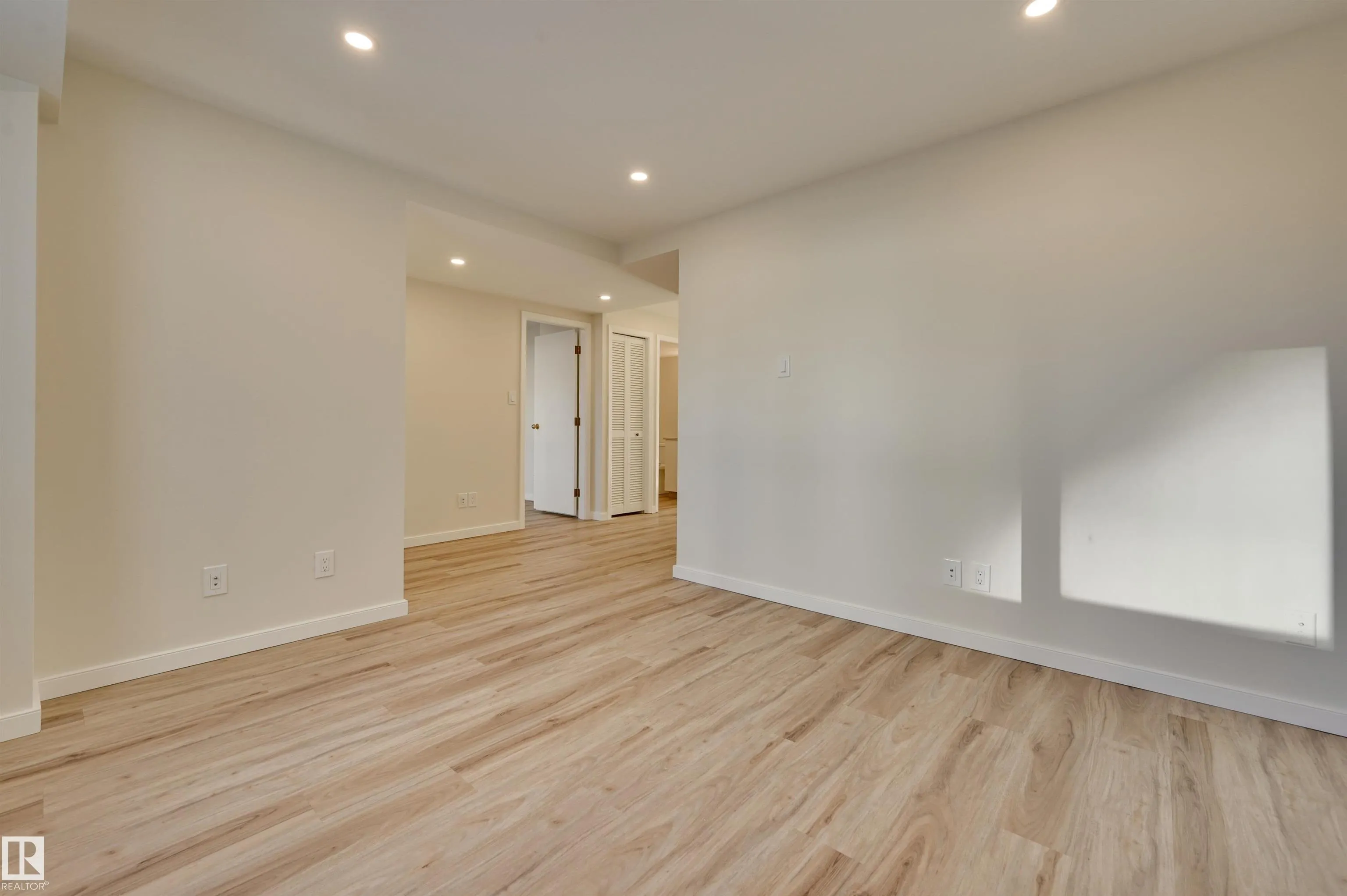 11960 100 Avenue
