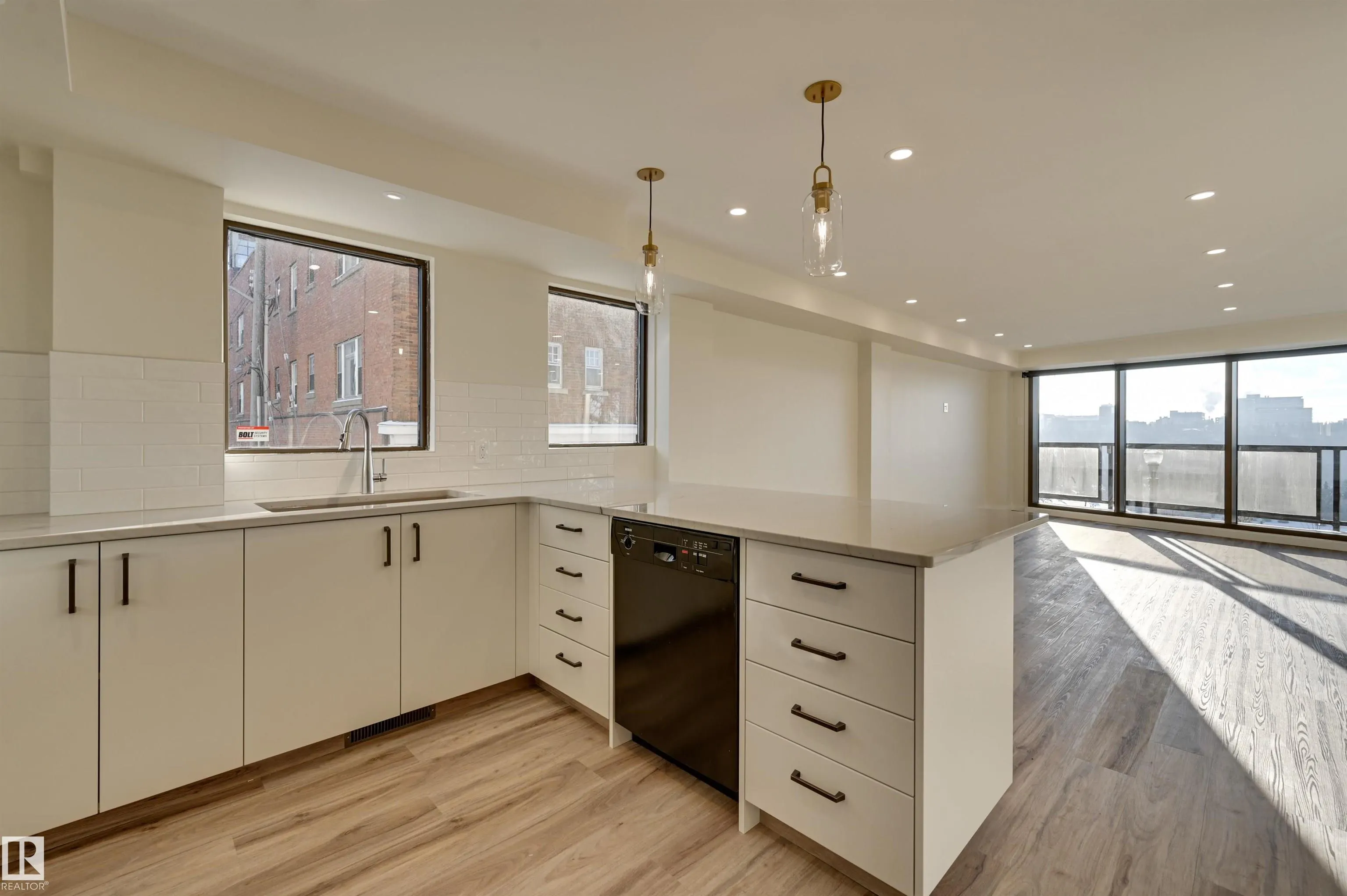 11960 100 Avenue
