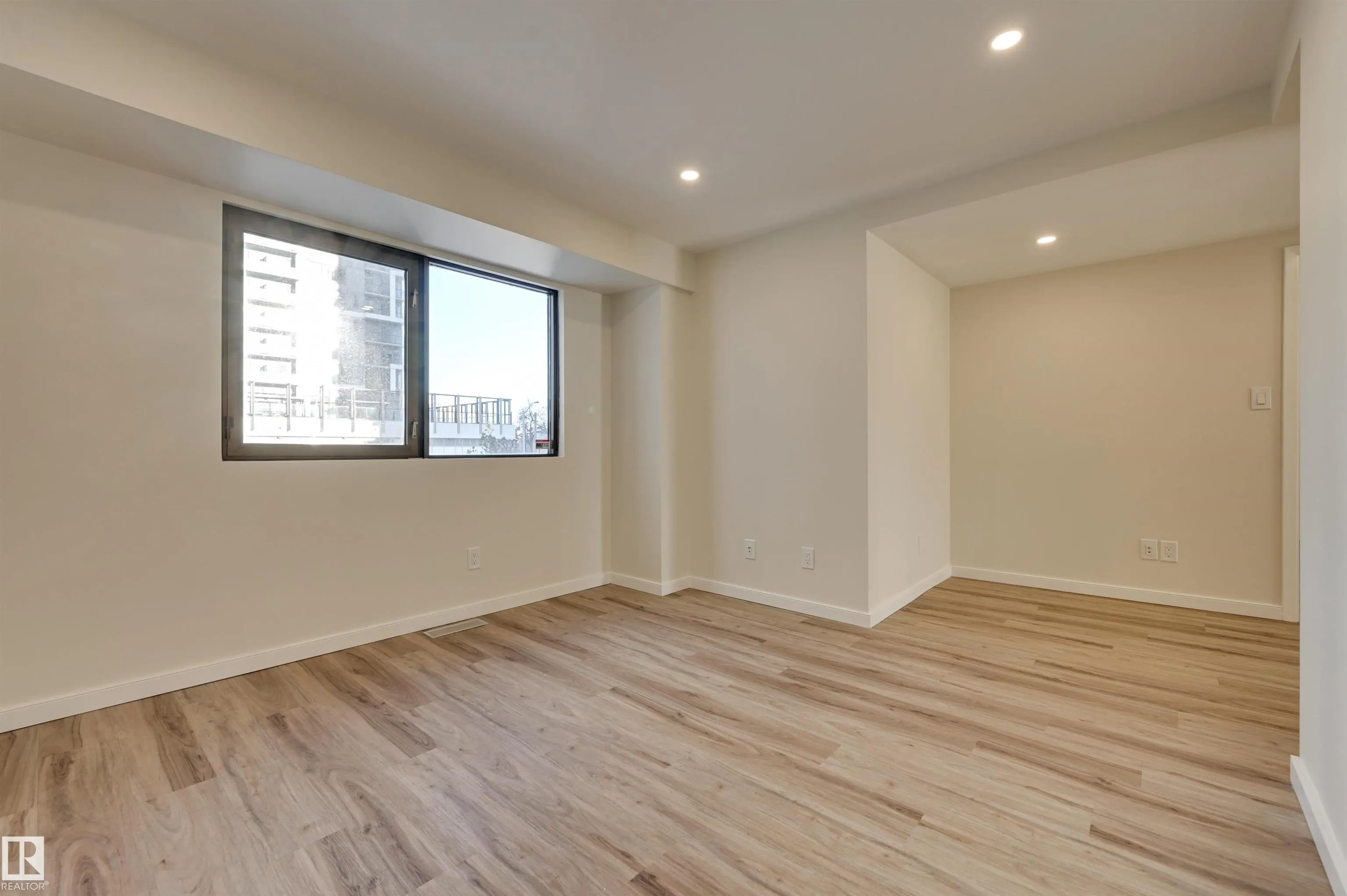 11960 100 Avenue