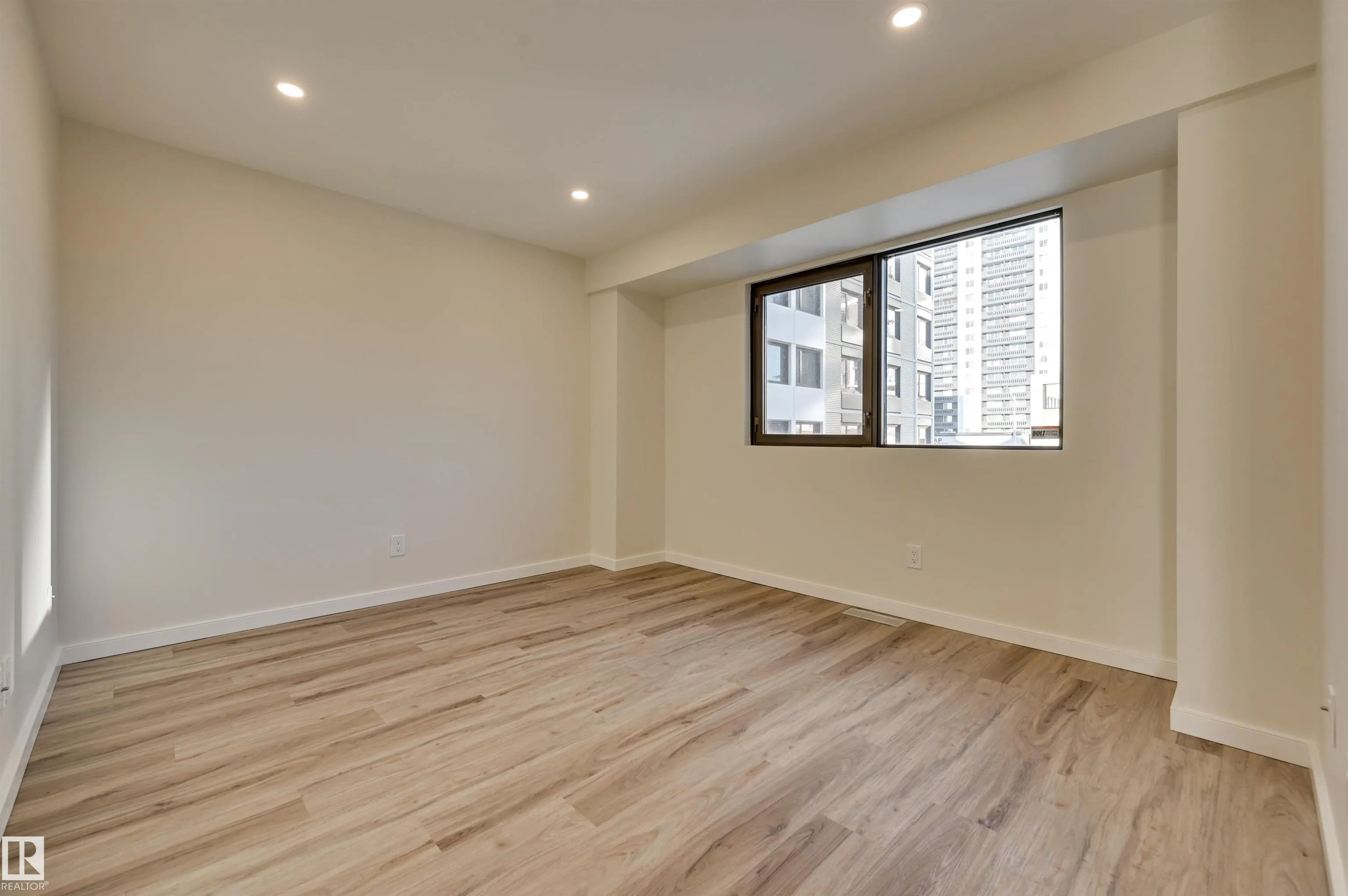 11960 100 Avenue