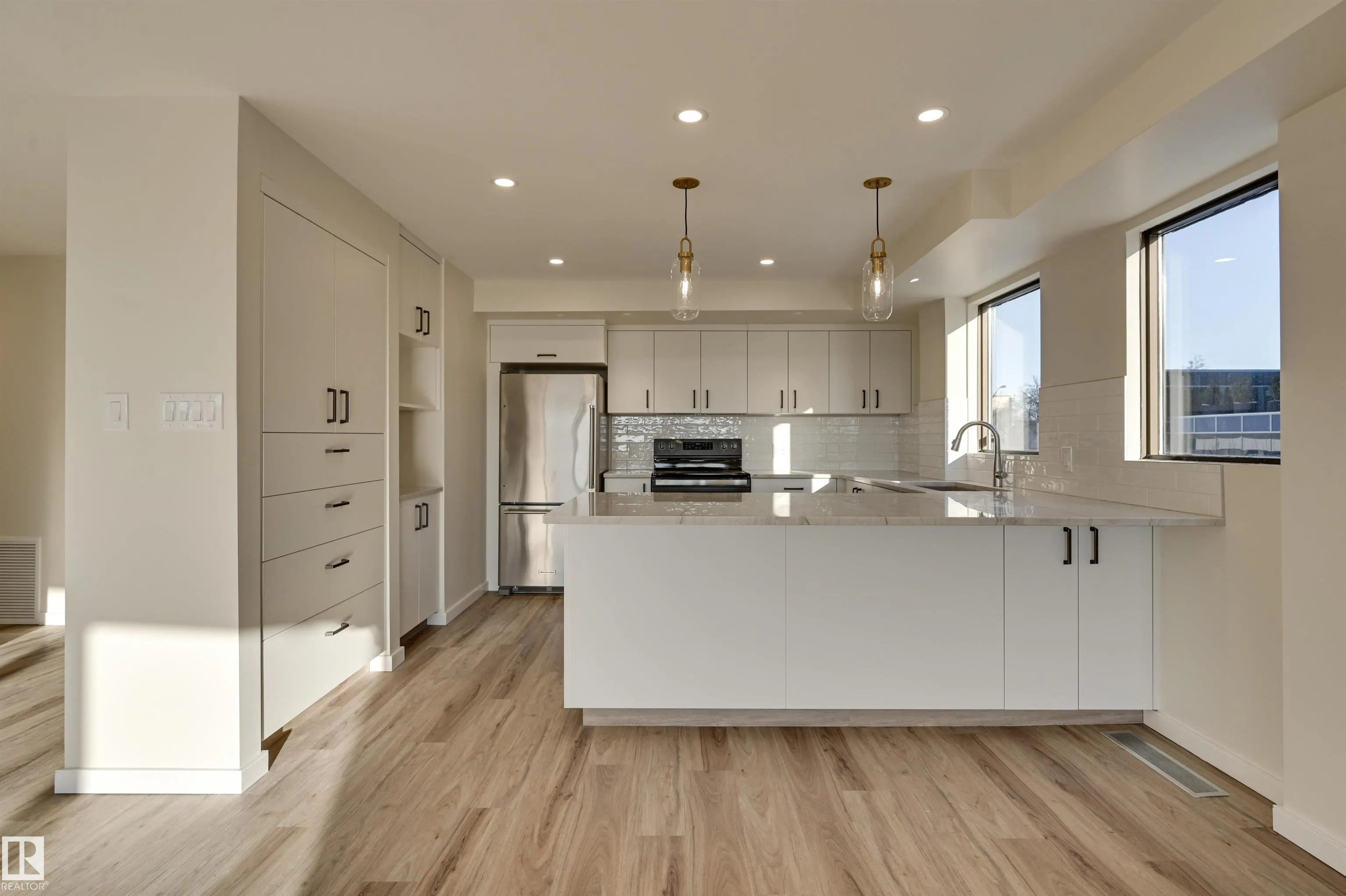 11960 100 Avenue