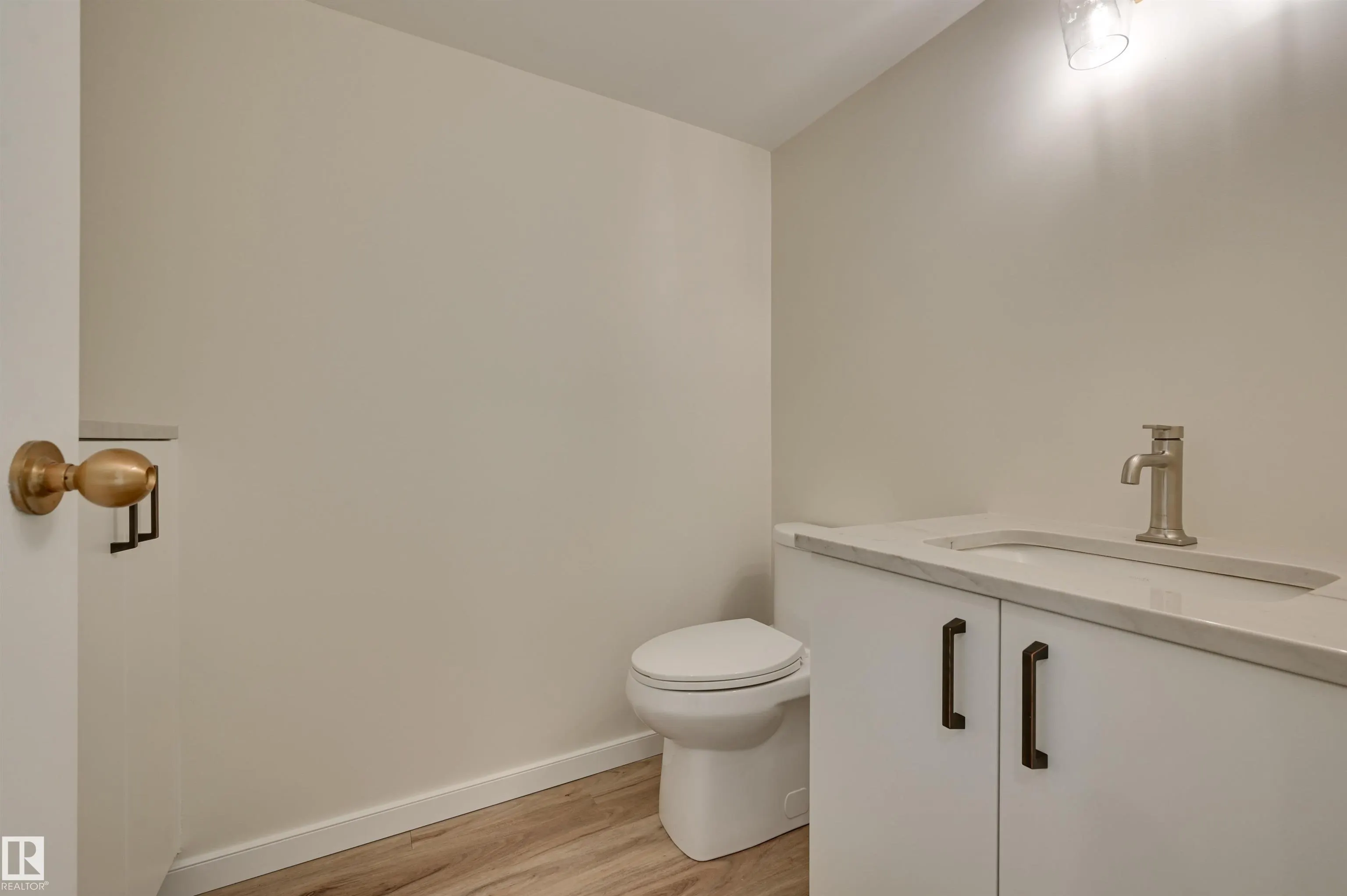 11960 100 Avenue