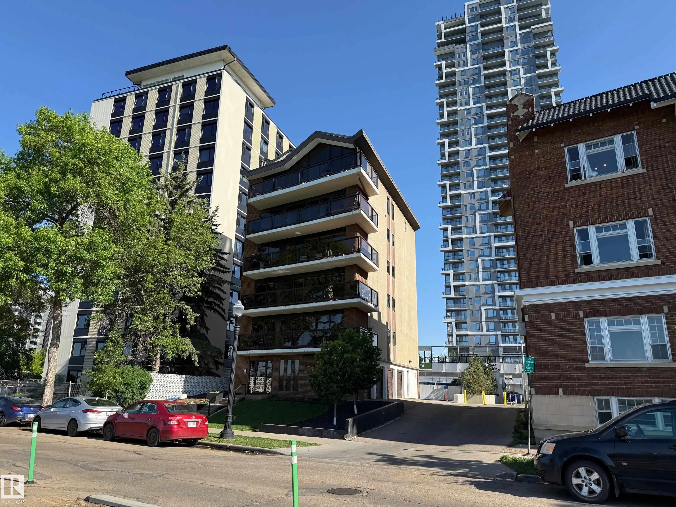 11960 100 Avenue