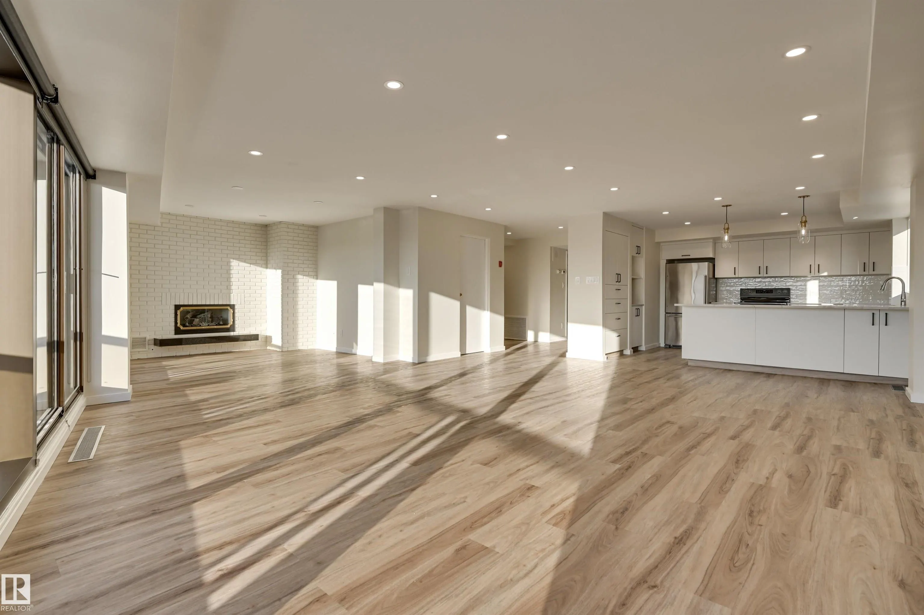 11960 100 Avenue
