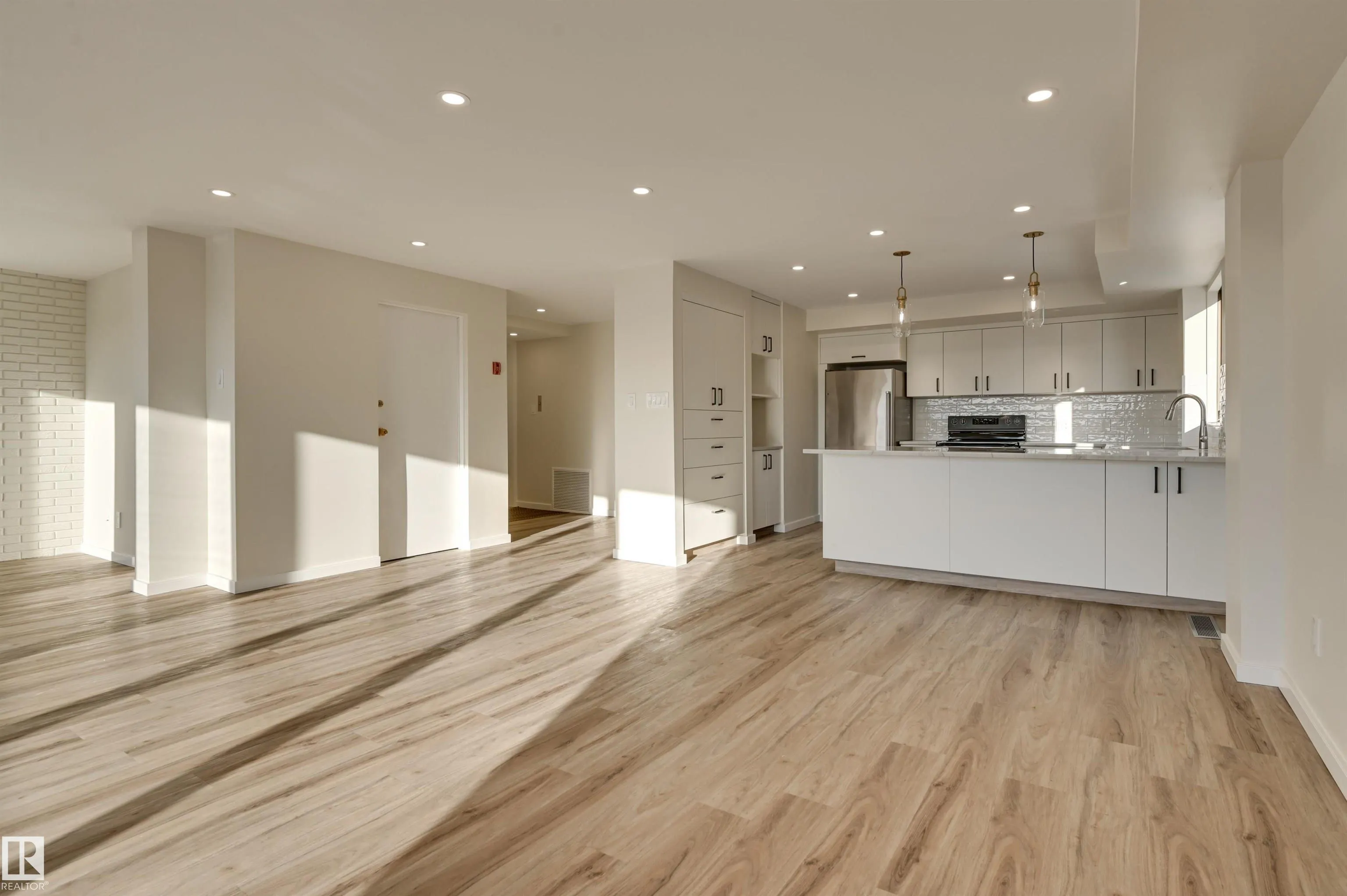 11960 100 Avenue