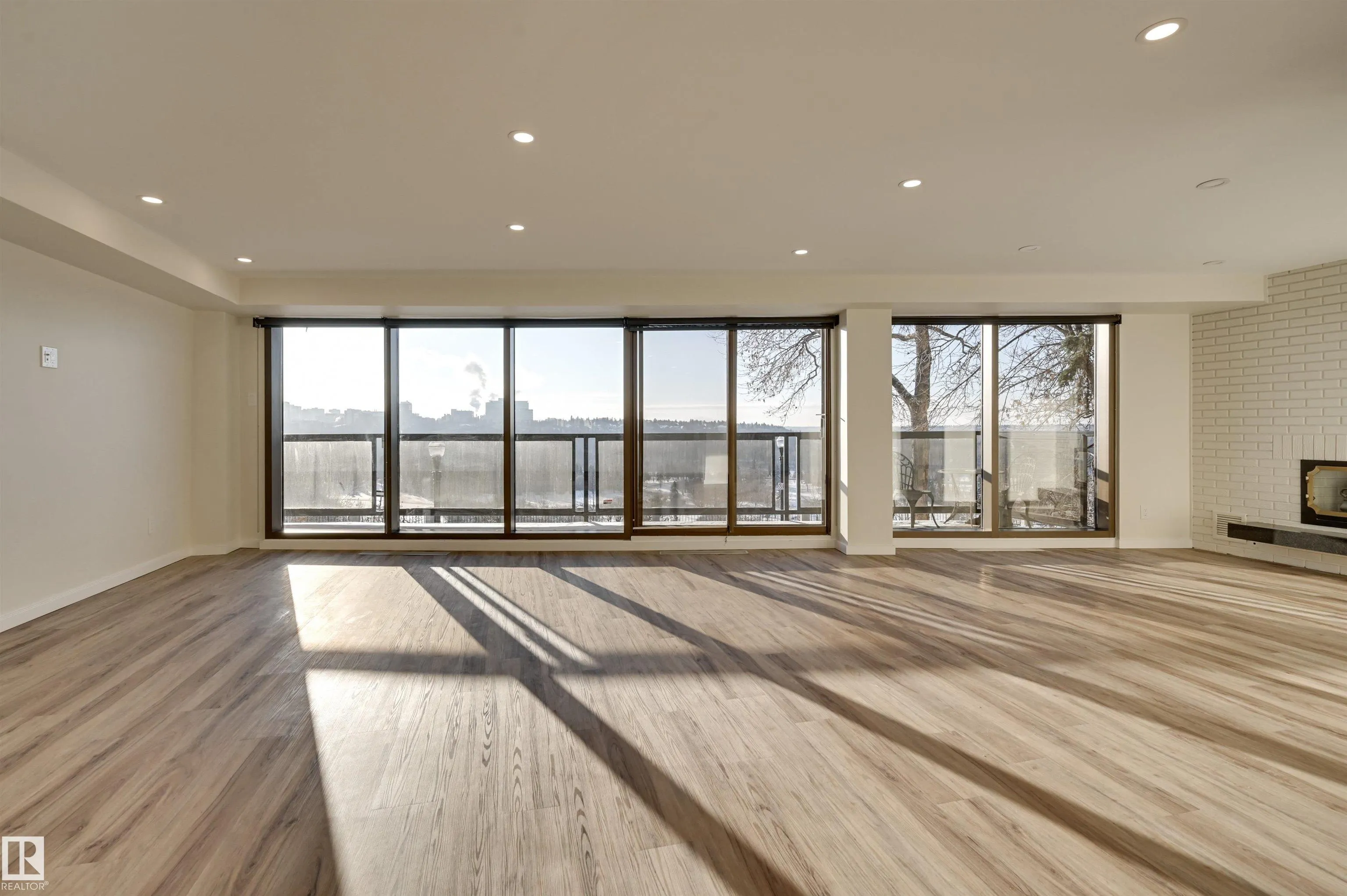 11960 100 Avenue