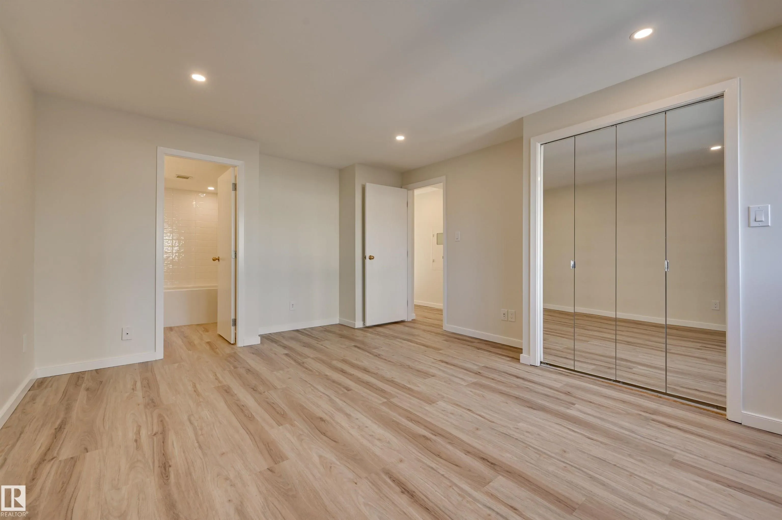 11960 100 Avenue
