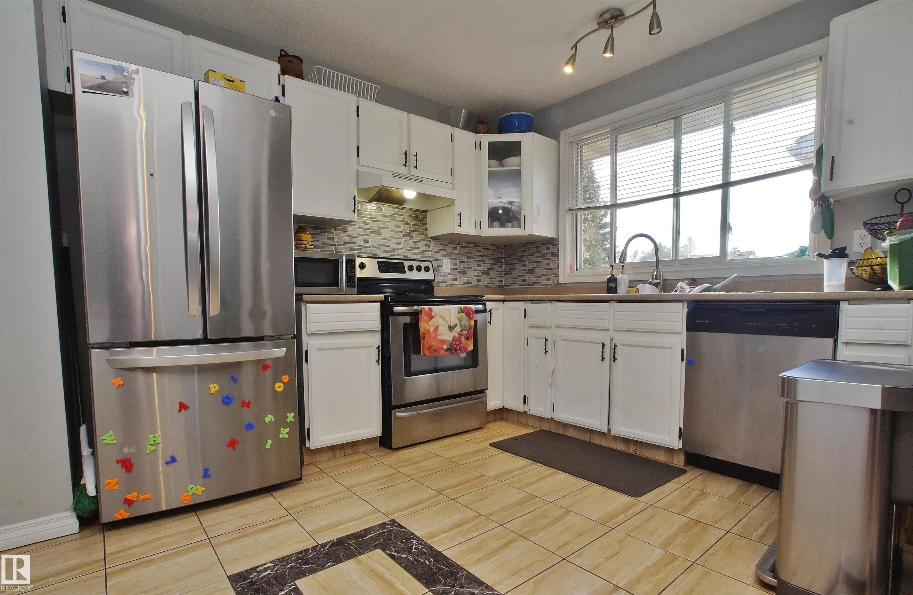 190 CLAREVIEW Road
