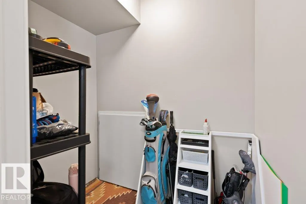 165 CY BECKER Boulevard