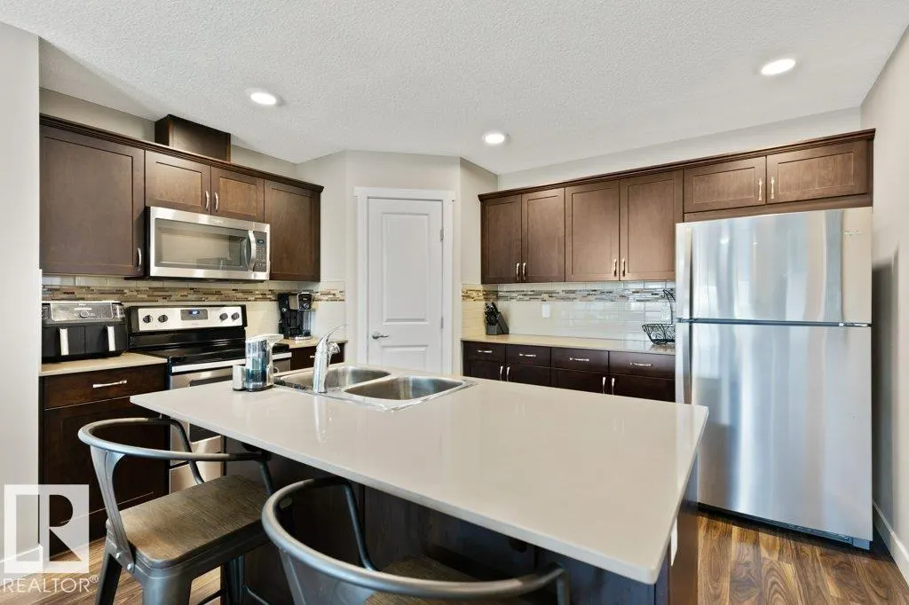 165 CY BECKER Boulevard