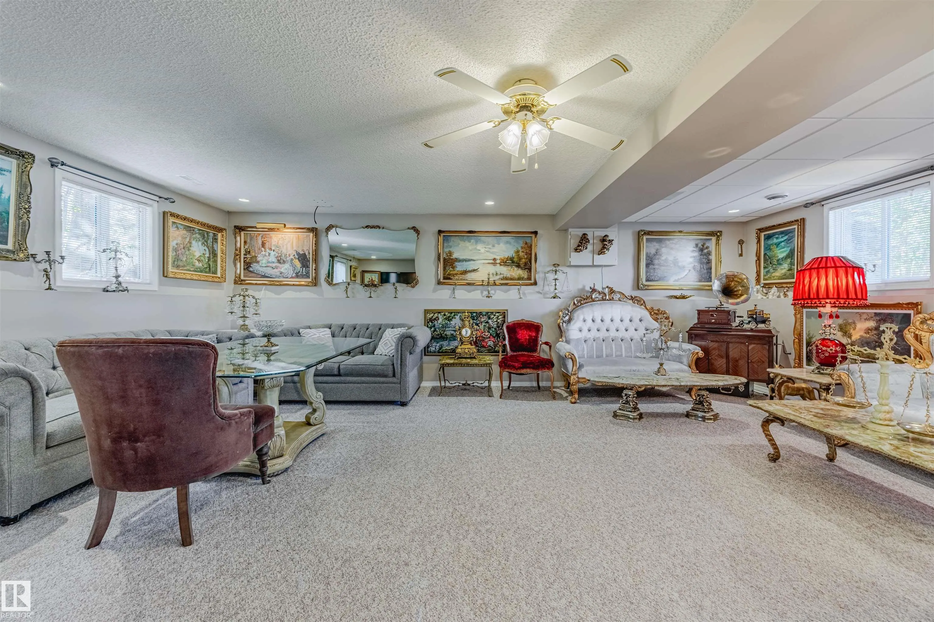 15 WILLIAM HUSTLER Crescent