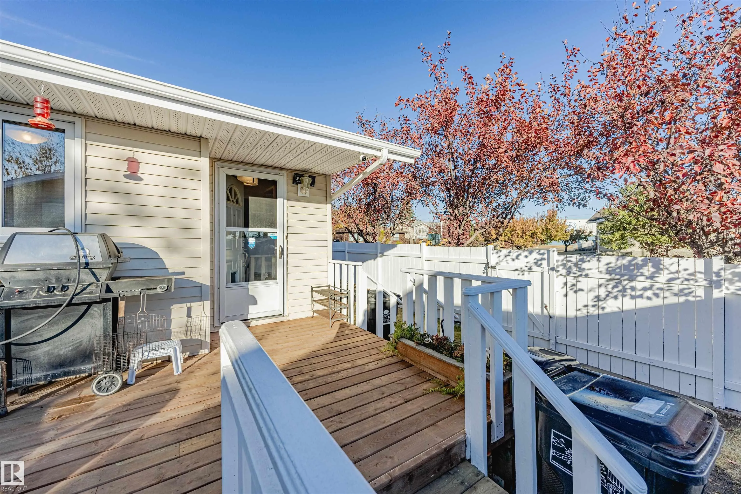 15 WILLIAM HUSTLER Crescent