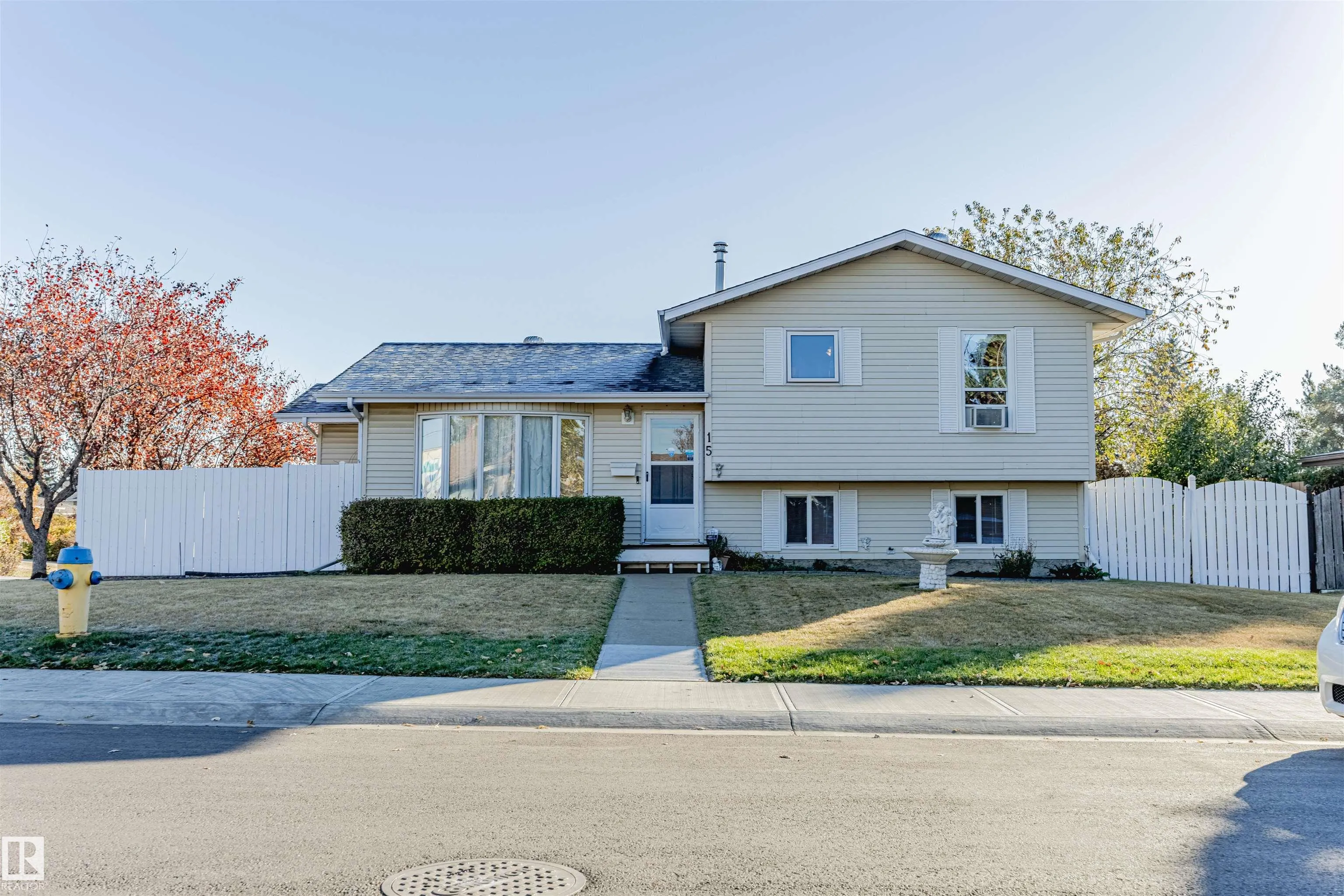 15 WILLIAM HUSTLER Crescent