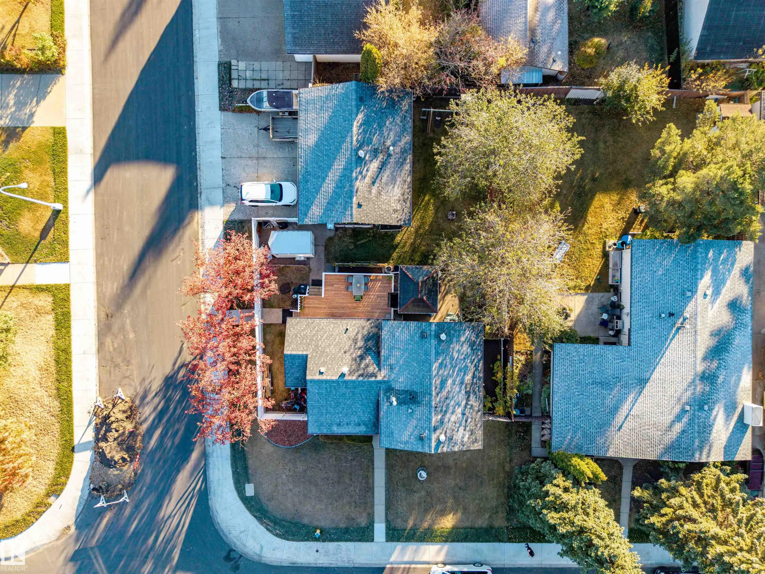 15 WILLIAM HUSTLER Crescent