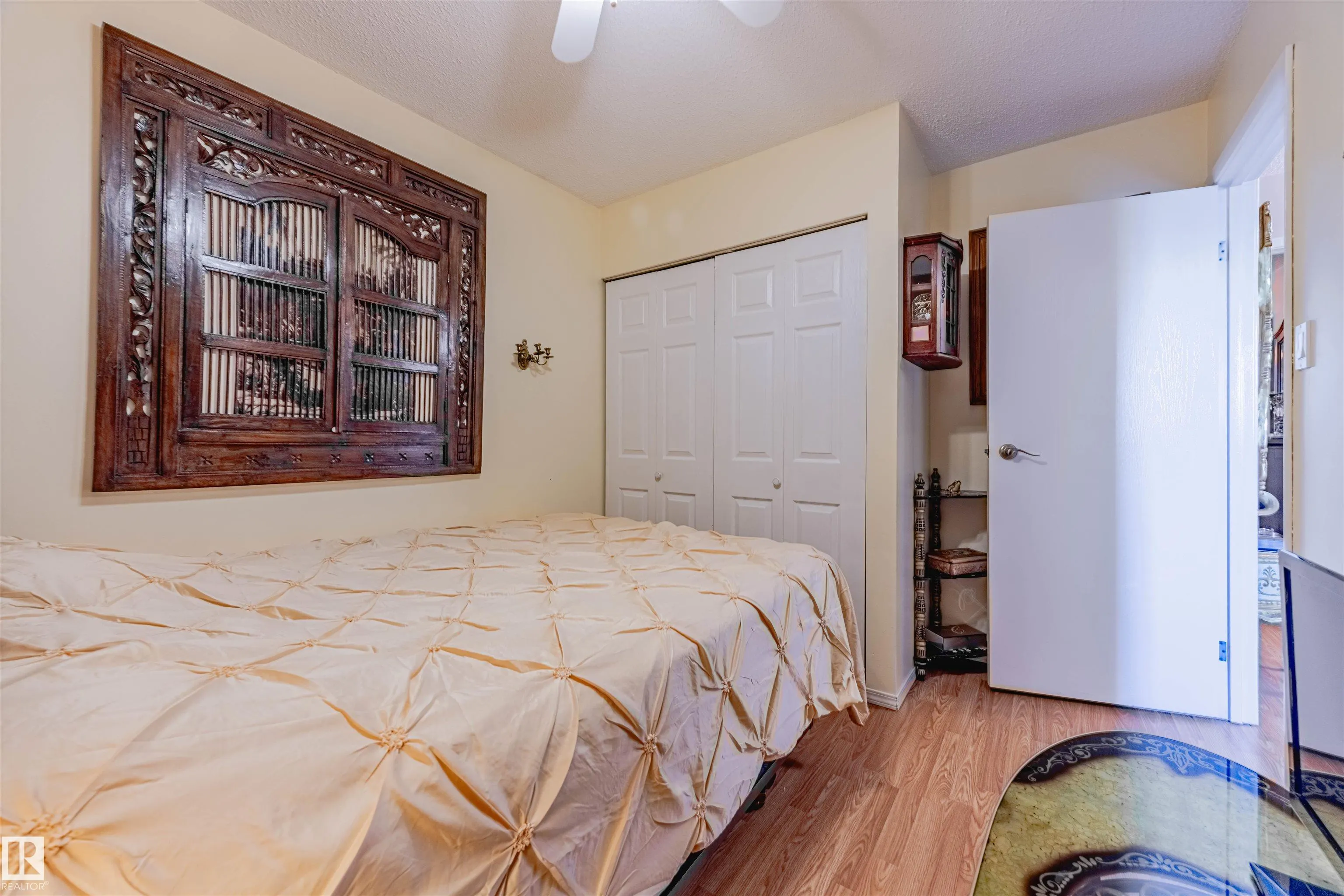 15 WILLIAM HUSTLER Crescent
